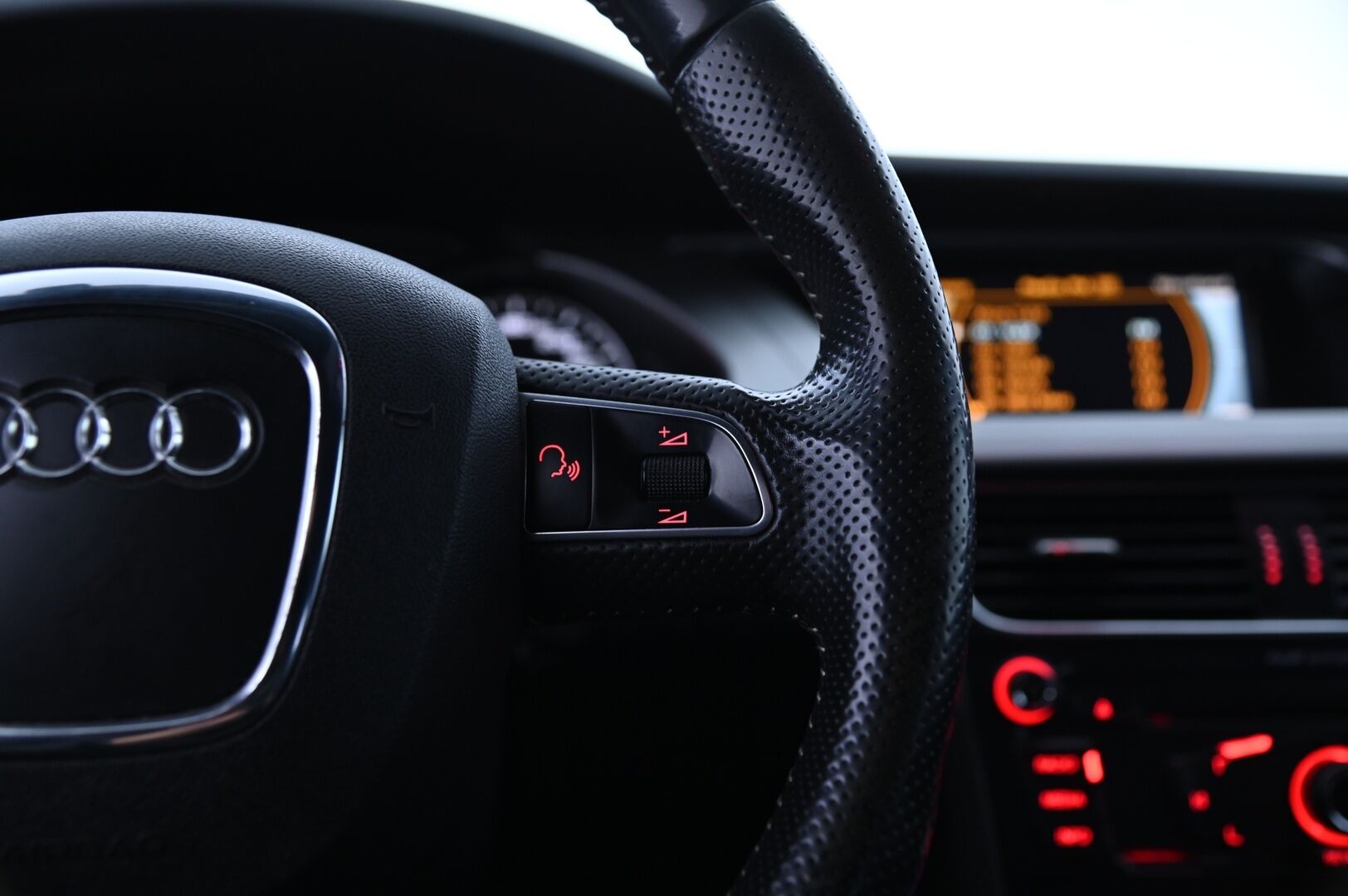 Audi A4 2009 Avant 3,0 V6 TDI DPF quattro - Myydään huutokaupat.com
