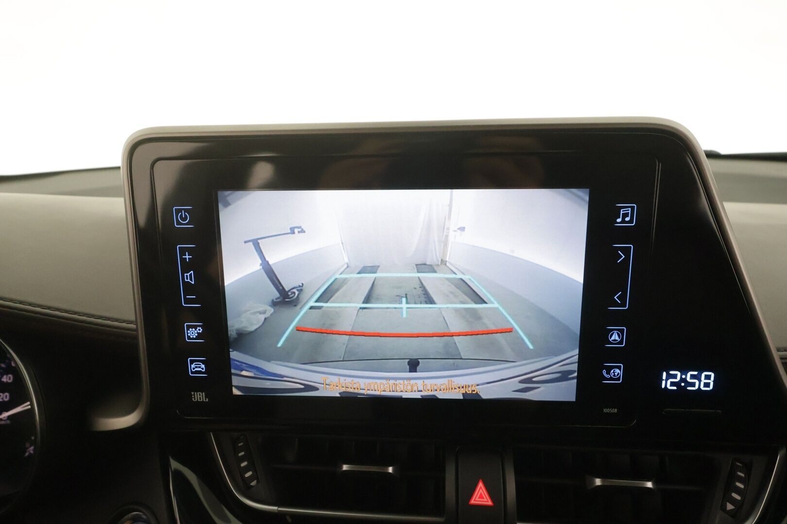 Toyota C-HR 2017 1,8 Hybrid Premium - | Koukku | JBL | ACC | LED | P.kamera | Navi | Kaistavahti | Katveavustin | Keyless | Kahdet renkaat | Merkkihuollot | Suomi-auto |