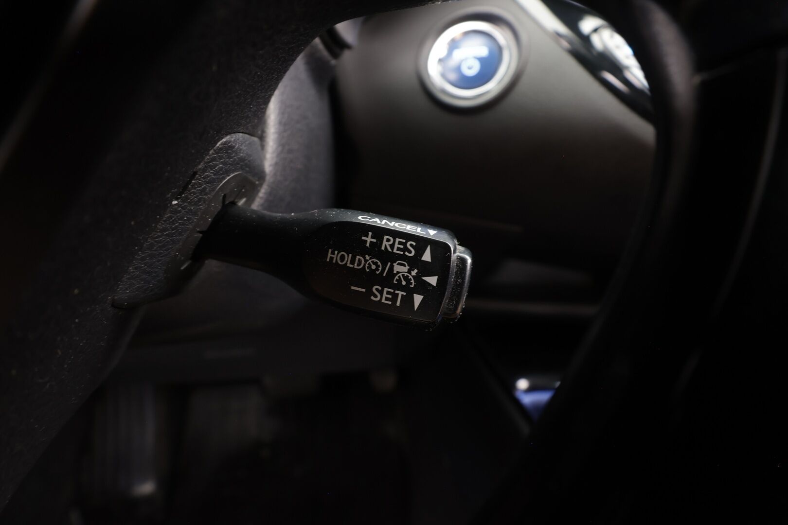 Toyota C-HR 2017 1,8 Hybrid Premium - | Koukku | JBL | ACC | LED | P.kamera | Navi | Kaistavahti | Katveavustin | Keyless | Kahdet renkaat | Merkkihuollot | Suomi-auto |