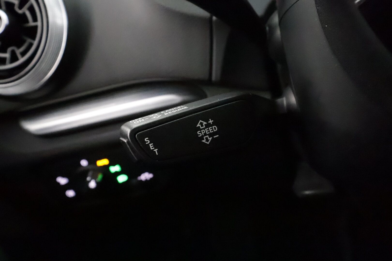 Audi A3 2017 Sedan Land of quattro Edition 2,0 TDI 135 kW quattro S tronic * Lohkolämmitin / Matrix-LED / P.tutka / Vakkari / Bluetooth * - Apple&Android / Sportpenkit / Suomi-auto / Kahdet renkaat aluvanteilla