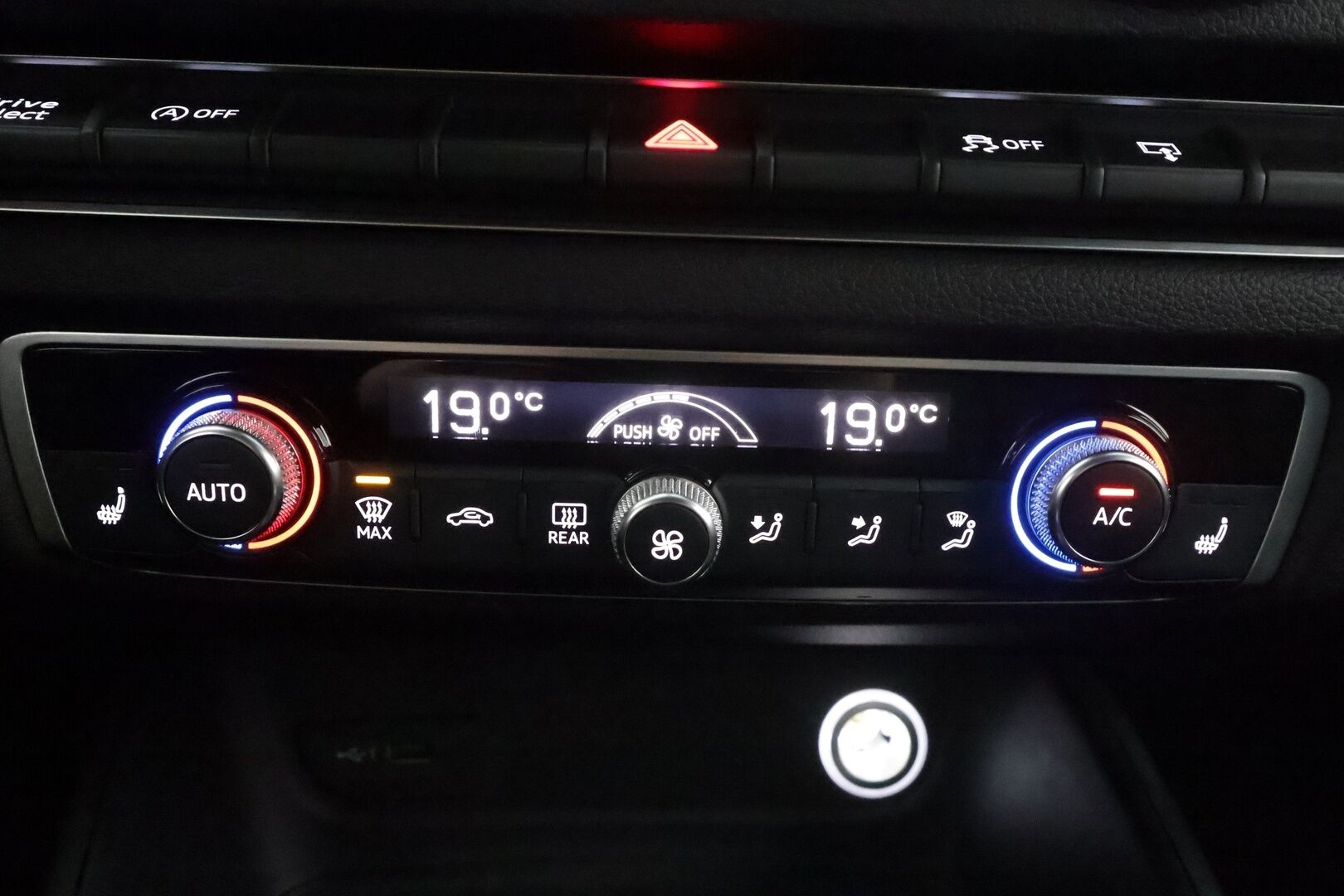 Audi A3 2017 Sedan Land of quattro Edition 2,0 TDI 135 kW quattro S tronic * Lohkolämmitin / Matrix-LED / P.tutka / Vakkari / Bluetooth * - Apple&Android / Sportpenkit / Suomi-auto / Kahdet renkaat aluvanteilla