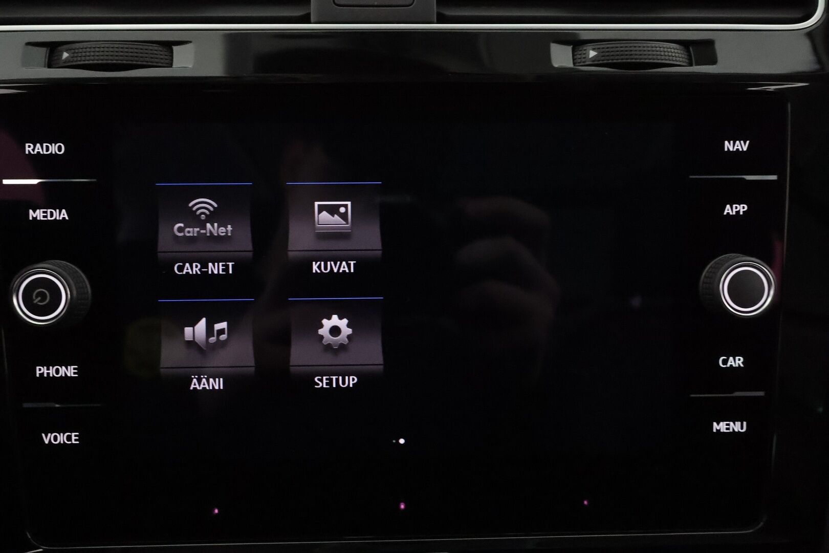 Volkswagen Golf 2018 Variant Highline 1,4 TSI 110 kW (150 hv) DSG-automaatti * Webasto / ACC / Hieronta / Vetokoukku / Panoraama / Peruutuskamera - Suomiauto / Facelift / Supervarusteet!