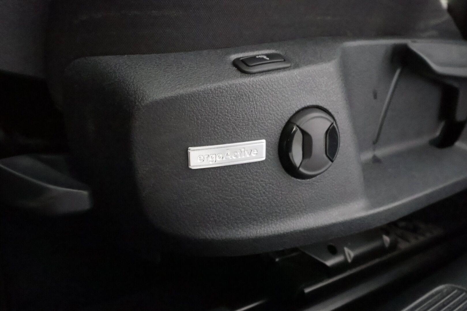 Volkswagen Golf 2018 Variant Highline 1,4 TSI 110 kW (150 hv) DSG-automaatti * Webasto / ACC / Hieronta / Vetokoukku / Panoraama / Peruutuskamera - Suomiauto / Facelift / Supervarusteet!