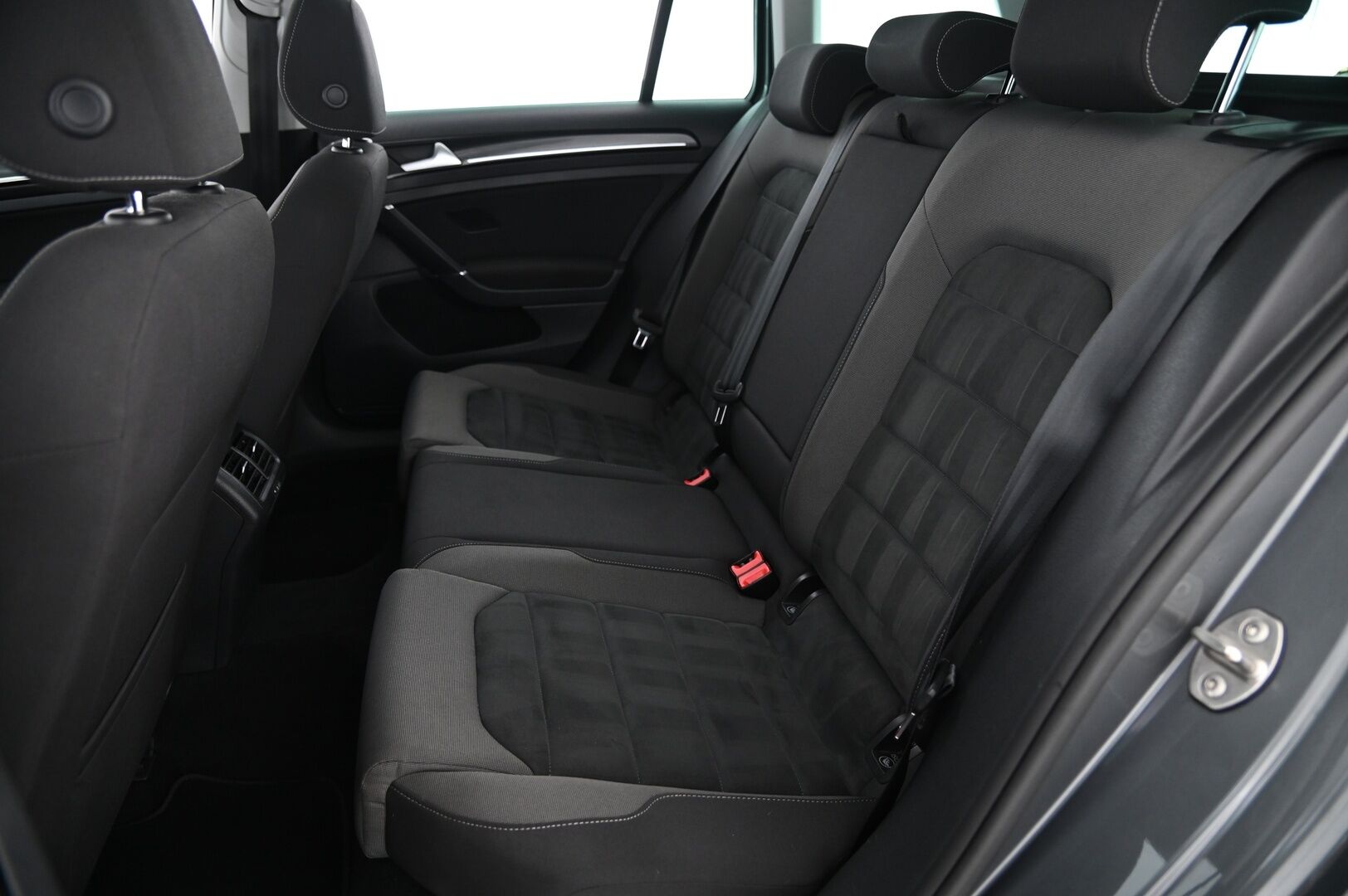 Volkswagen Golf 2017 Variant Highline 1,4 TSI 110 kW (150 hv) DSG-automaatti * Digimittaristo / Acc / Hieronta / Koukku / Webasto * - Suomi-auto / Keyless / Nahka-alcantara / P-kamera / Panorama - Osta nyt, maksa vasta ensi vuonna