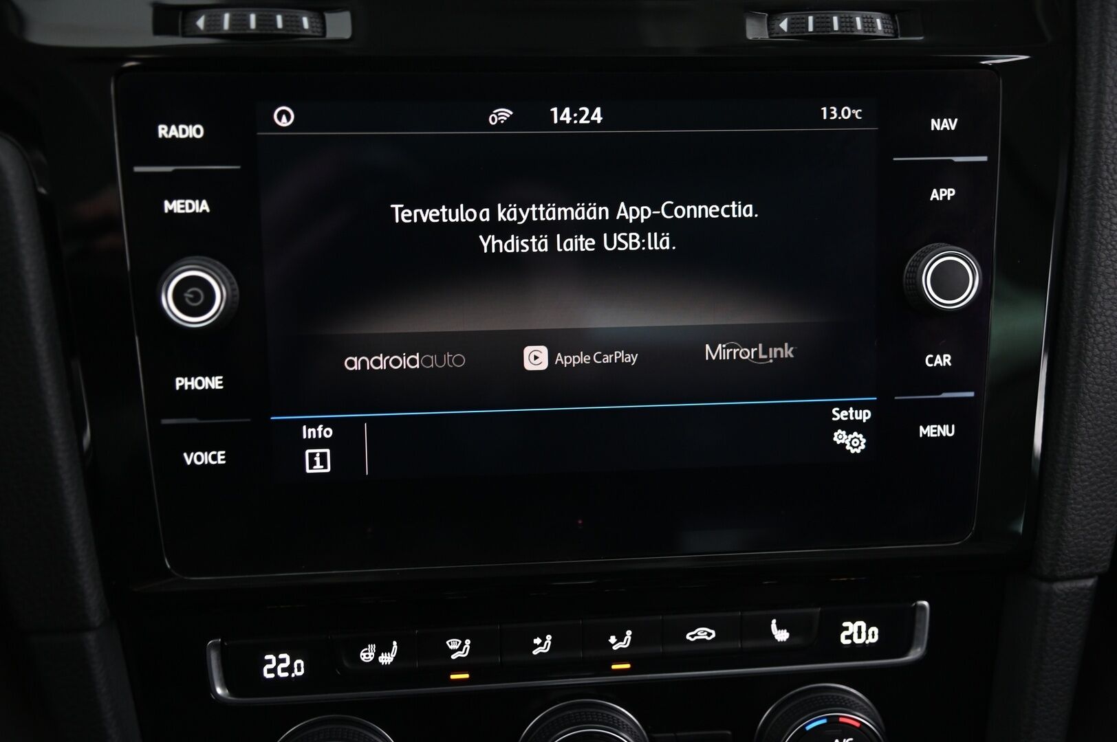 Volkswagen Golf 2017 Variant Highline 1,4 TSI 110 kW (150 hv) DSG-automaatti * Digimittaristo / Acc / Hieronta / Koukku / Webasto * - Suomi-auto / Keyless / Nahka-alcantara / P-kamera / Panorama - Osta nyt, maksa vasta ensi vuonna