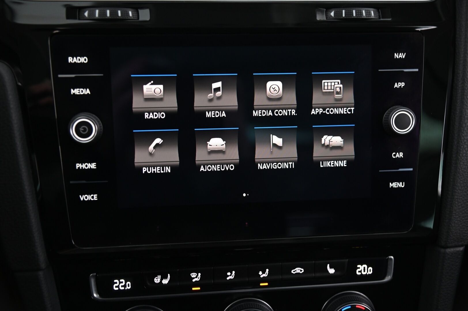 Volkswagen Golf 2017 Variant Highline 1,4 TSI 110 kW (150 hv) DSG-automaatti * Digimittaristo / Acc / Hieronta / Koukku / Webasto * - Suomi-auto / Keyless / Nahka-alcantara / P-kamera / Panorama - Osta nyt, maksa vasta ensi vuonna