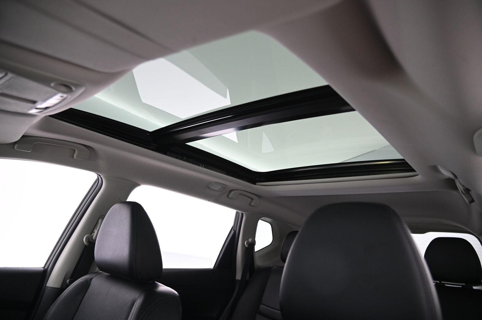 Nissan X-Trail 2017 dCi 130 Tekna 2WD Xtronic Moonroof - *Panoraama / Keyless / Navi / Lohko / Koukku*