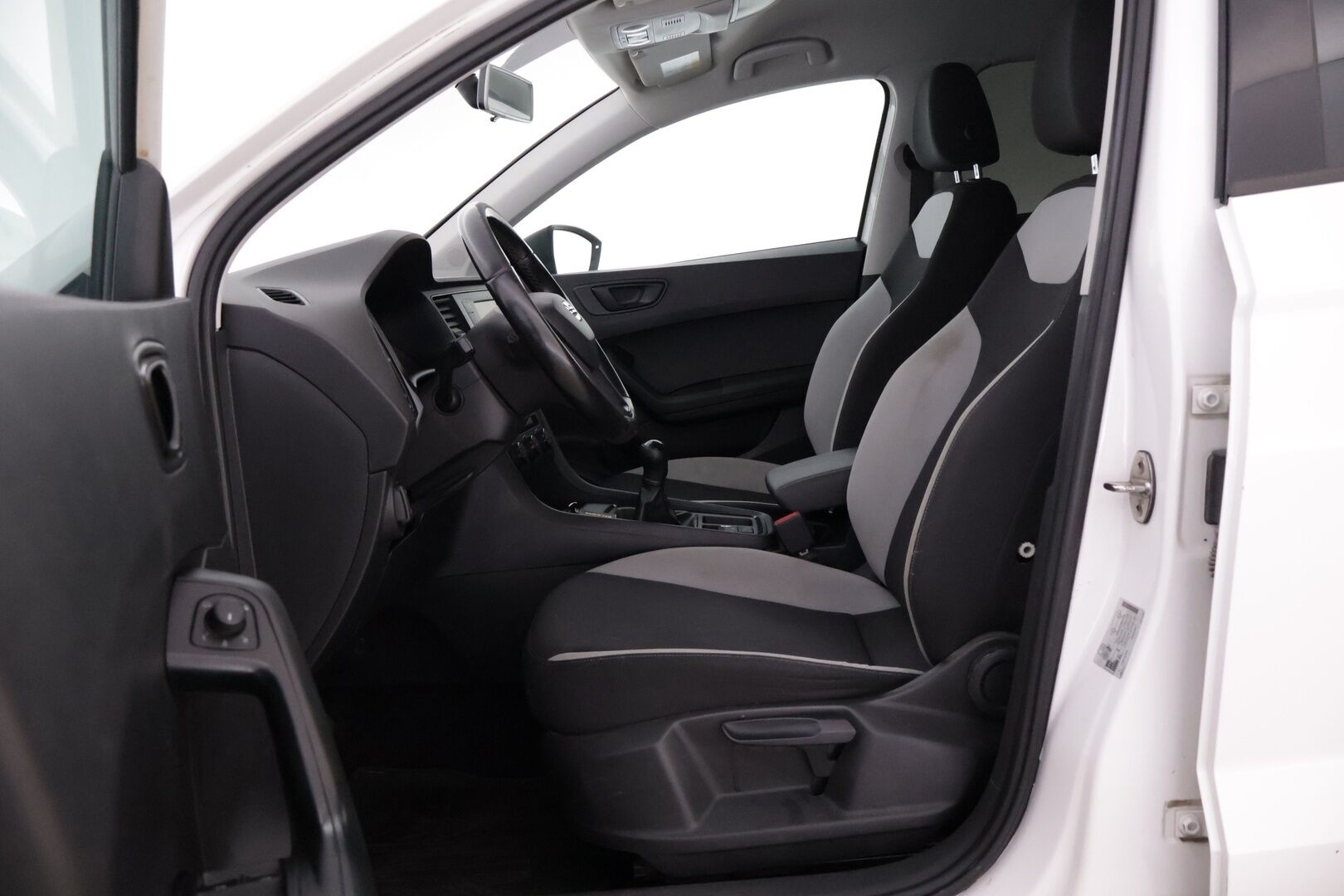 Seat Ateca 2017 1,6 TDI 115 Reference *Vakkari / Lohkolämmitin / Tutkat takana* - Juuri huollettu!
