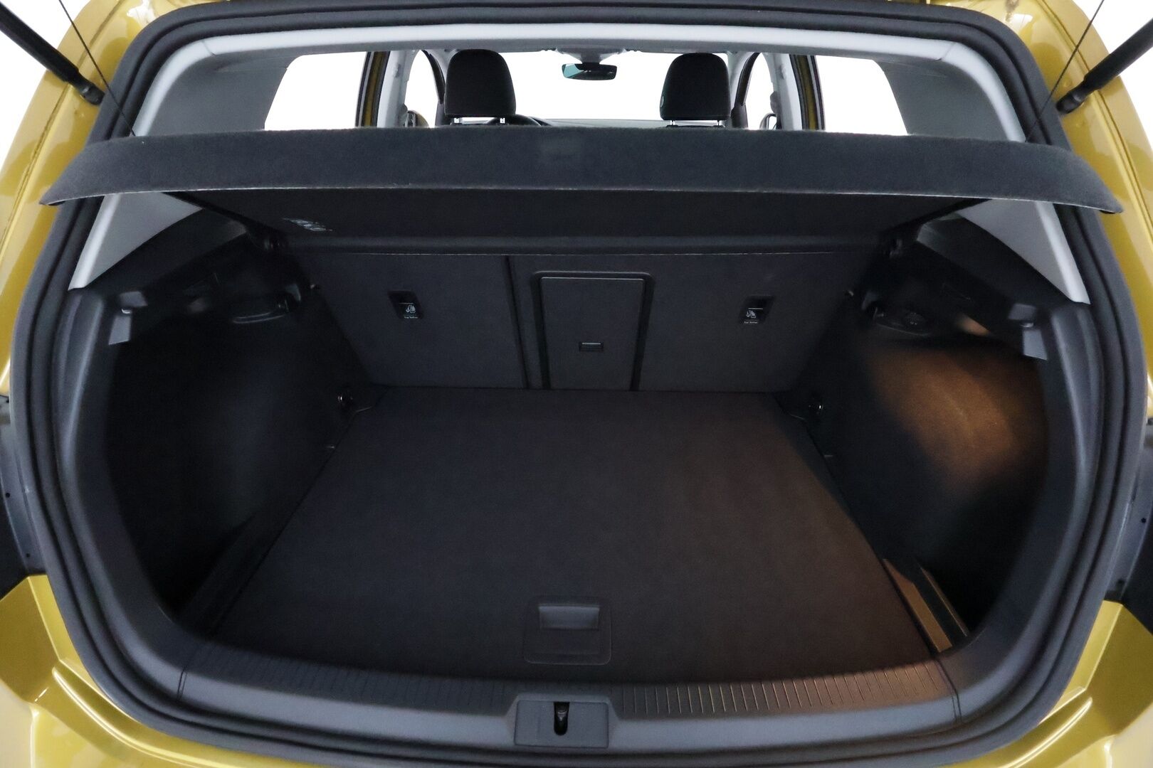 Volkswagen Golf 2017 Highline 1,4 TSI 92kW **ACC / Webasto / LED / Navi / P.kamera / KeylessGo / Digimittaristo** - Suomi-auto / Kahdet renkaat aluvanteilla