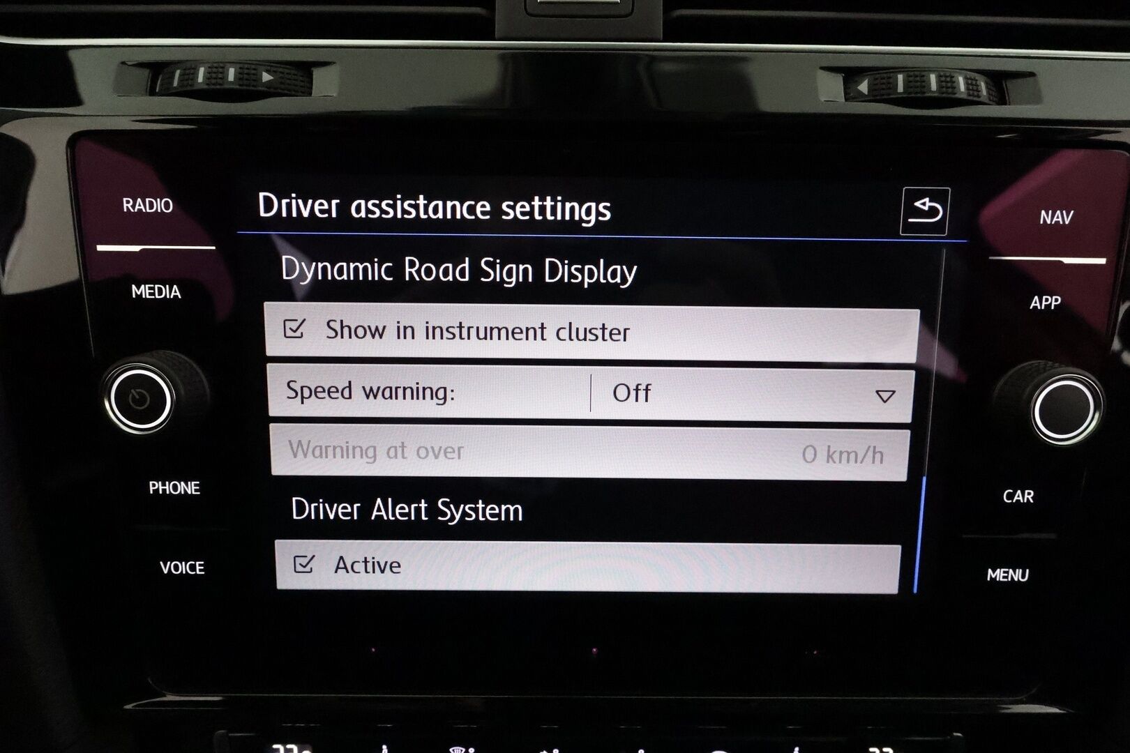 Volkswagen Golf 2017 Highline 1,4 TSI 92kW **ACC / Webasto / LED / Navi / P.kamera / KeylessGo / Digimittaristo** - Suomi-auto / Kahdet renkaat aluvanteilla