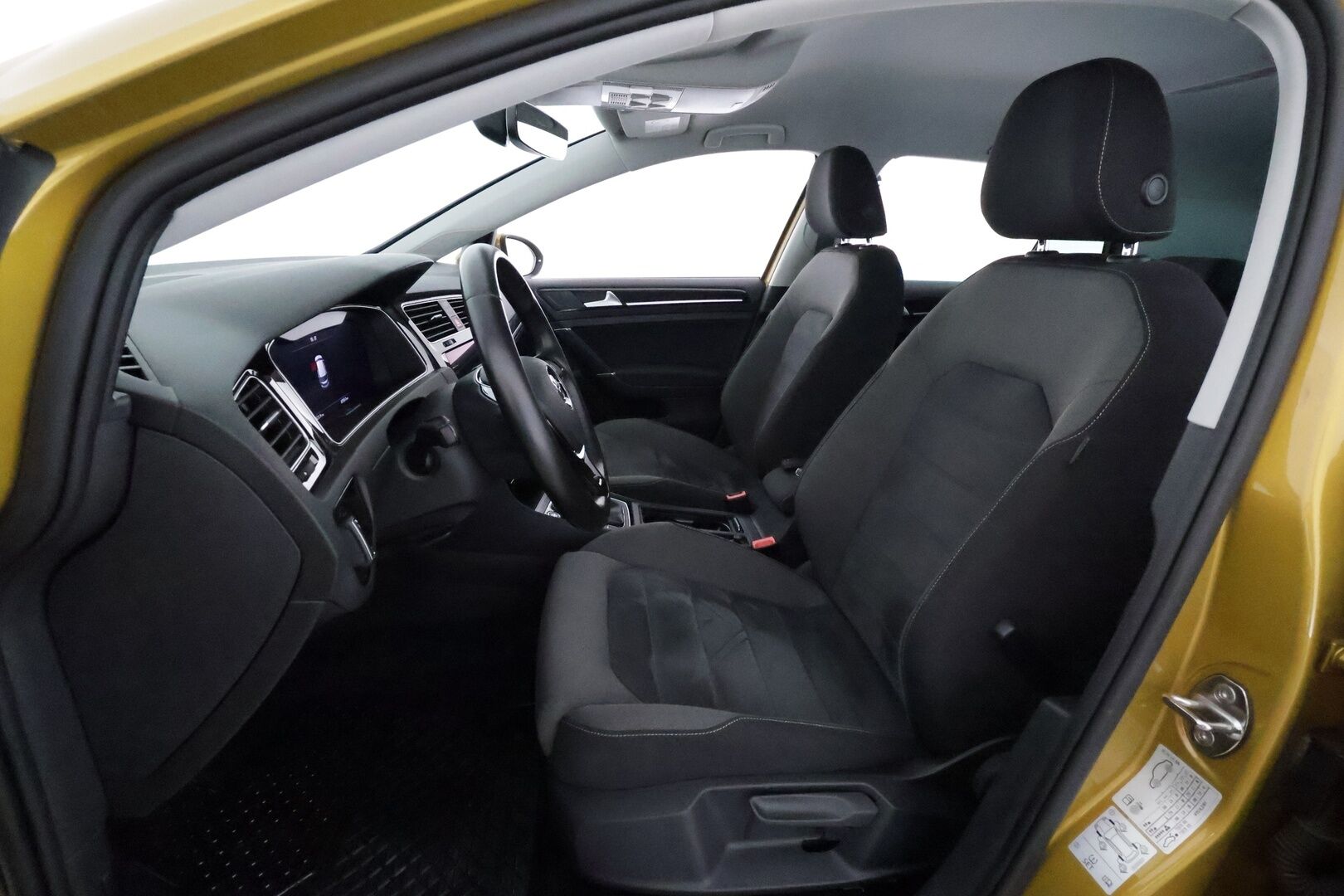 Volkswagen Golf 2017 Highline 1,4 TSI 92kW **ACC / Webasto / LED / Navi / P.kamera / KeylessGo / Digimittaristo** - Suomi-auto / Kahdet renkaat aluvanteilla