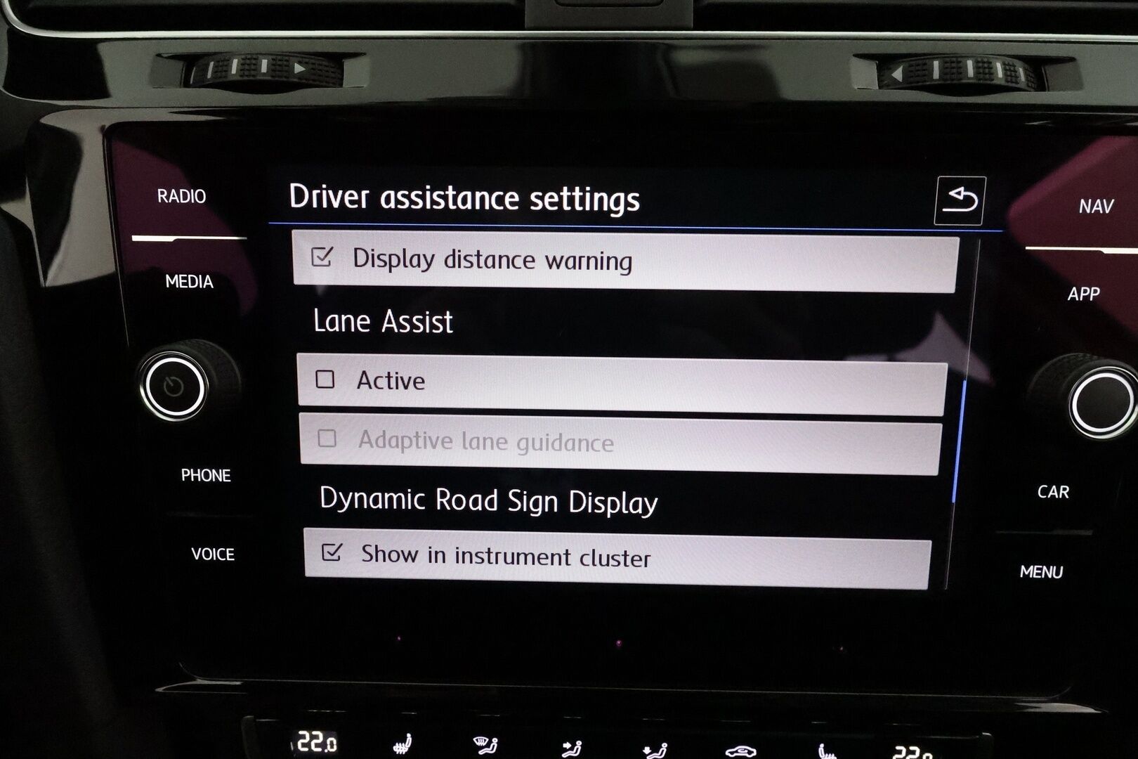 Volkswagen Golf 2017 Highline 1,4 TSI 92kW **ACC / Webasto / LED / Navi / P.kamera / KeylessGo / Digimittaristo** - Suomi-auto / Kahdet renkaat aluvanteilla