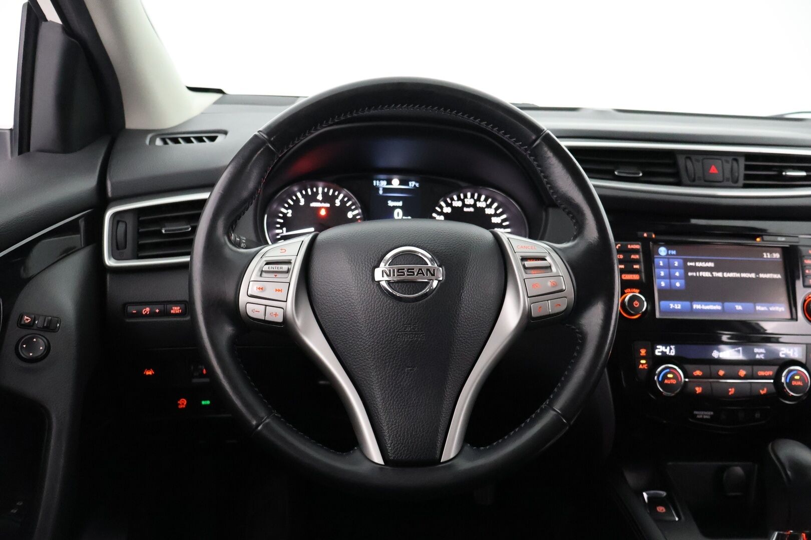 Nissan Qashqai 2017 DIG-T 115 N-Connecta 2WD Xtronic - Suomi-auto | 360-kamera | Lohkolämmitin | Vakkari | Lämmitettävä tuulilasi