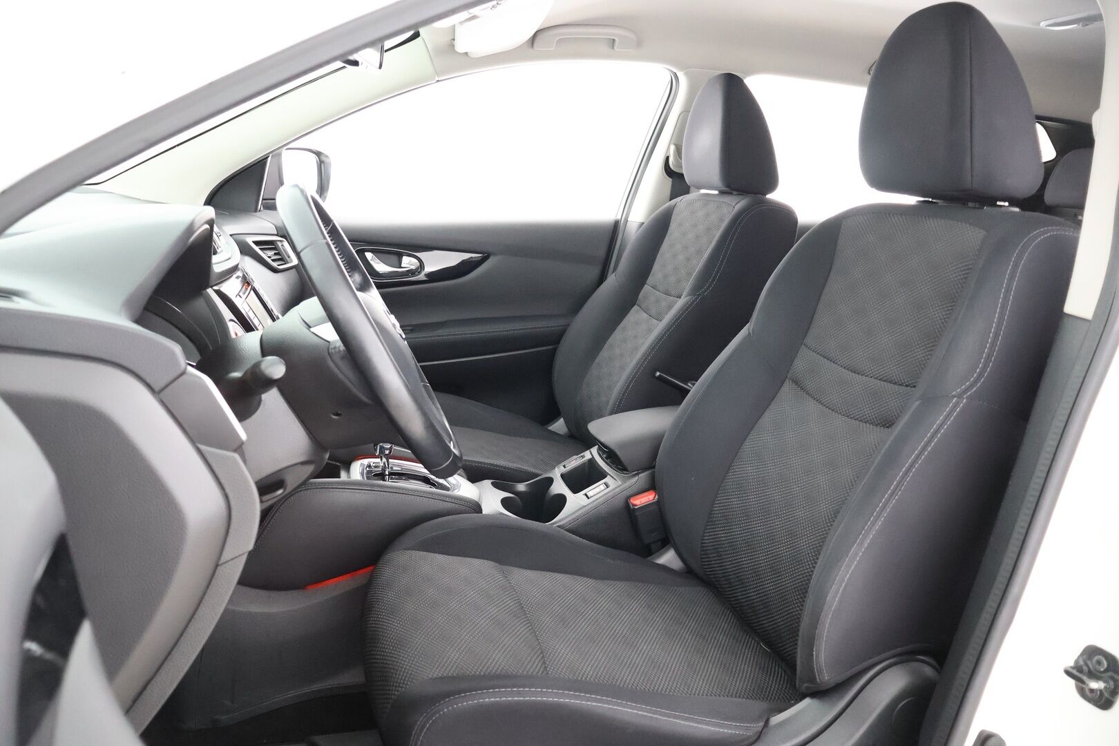 Nissan Qashqai 2017 DIG-T 115 N-Connecta 2WD Xtronic - Suomi-auto | 360-kamera | Lohkolämmitin | Vakkari | Lämmitettävä tuulilasi