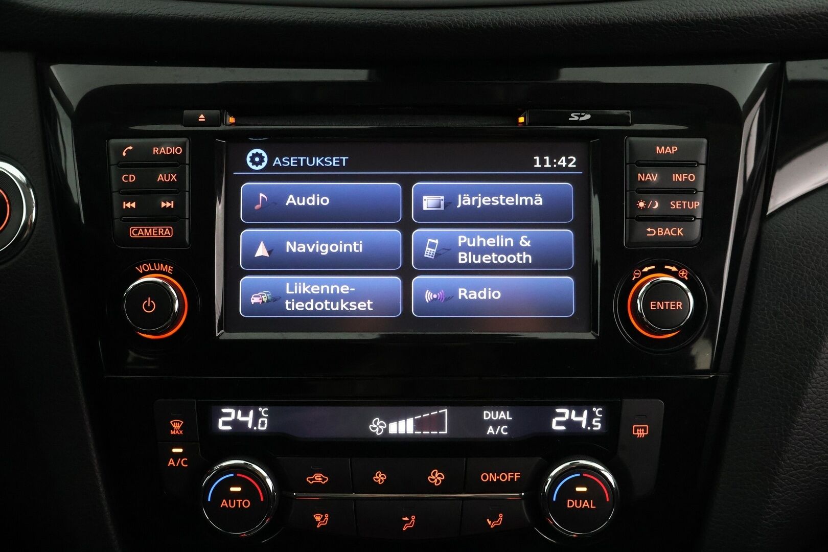 Nissan Qashqai 2017 DIG-T 115 N-Connecta 2WD Xtronic - Suomi-auto | 360-kamera | Lohkolämmitin | Vakkari | Lämmitettävä tuulilasi