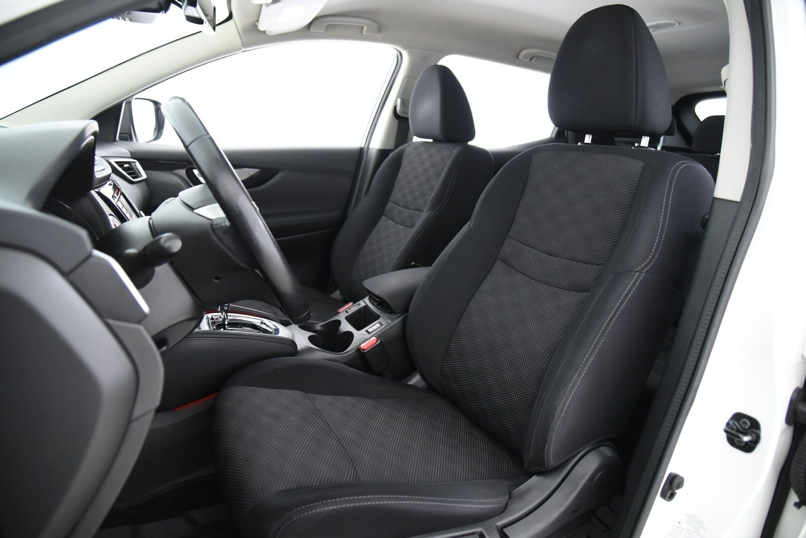 Nissan Qashqai 2017 DIG-T 115 N-Connecta 2WD Xtronic / 360-kamera / Lohkolämmitin / Suomi-auto / Vakkari - Suomi-auto / Lämmitettävä tuulilasi