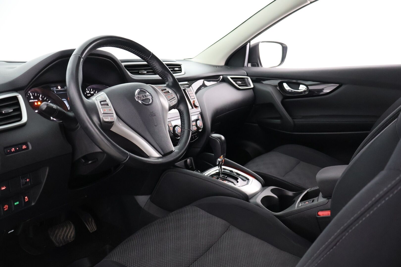 Nissan Qashqai 2017 DIG-T 115 N-Connecta 2WD Xtronic - Suomi-auto | 360-kamera | Lohkolämmitin | Vakkari | Lämmitettävä tuulilasi