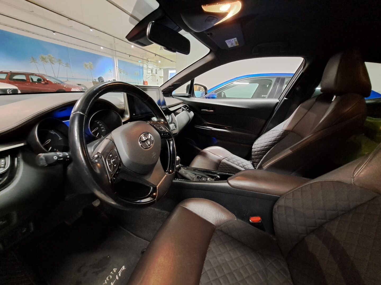 Toyota C-HR 2017 1,8 Hybrid Premium *ACC / Koukku / L. Tuulilasi / Ratinlämmitin / Lohko / JBL / P. Kamera* - Juuri huollettu / Siisti kuntoinen yksilö! - Osta nyt, maksa vasta ensi vuonna