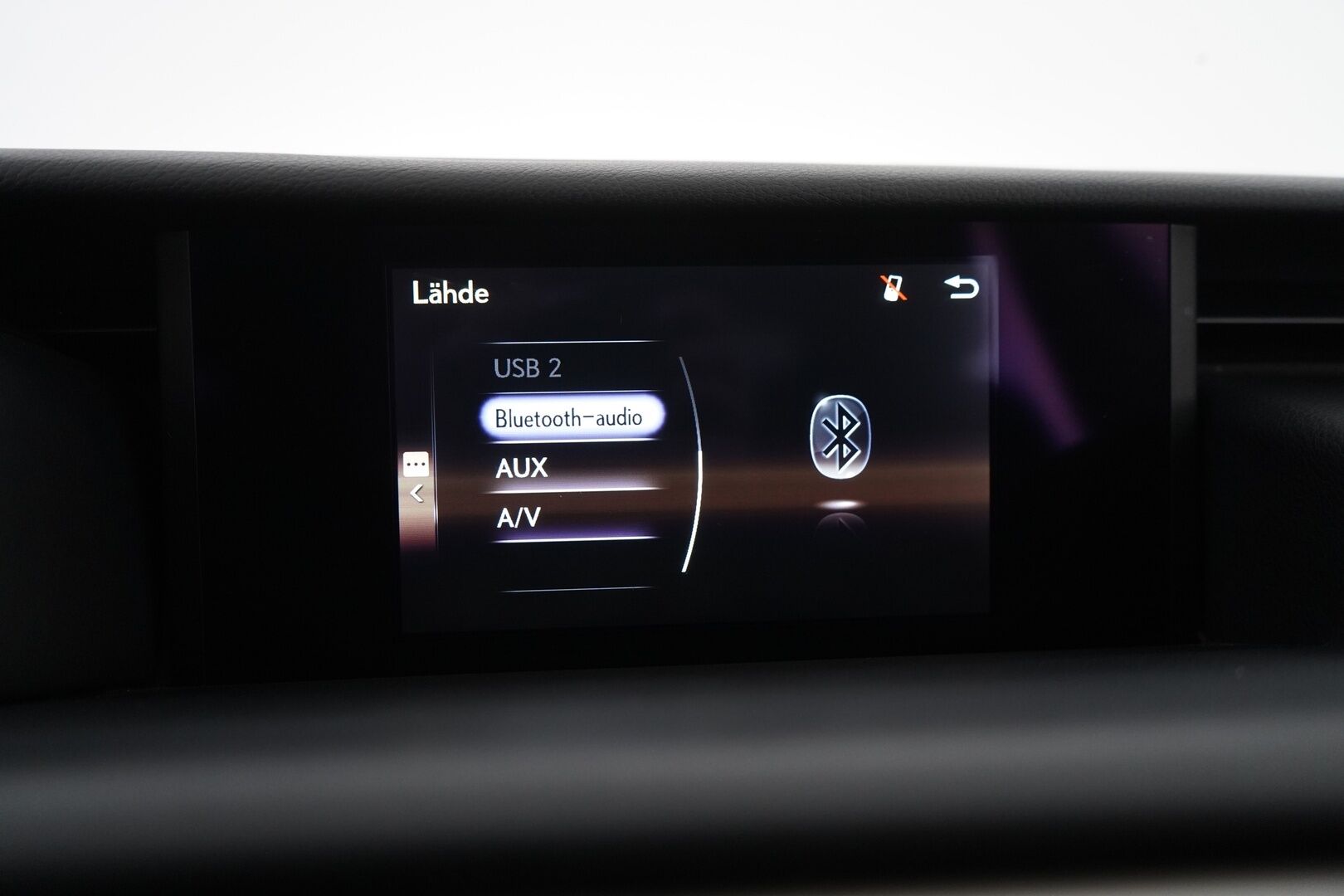 Lexus IS 2017 300h Hybrid A Comfort - Suomi-auto | Vakkari | Lohko | Keyless | Puolinahat | Tutka | Kahdet renkaat alumiinivanteilla | Juuri katsatettu | Särmä huoltohistoria |