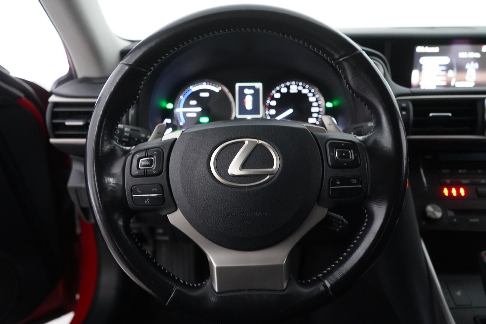 Lexus IS 2017 300h Hybrid A Comfort - Suomi-auto | Vakkari | Lohko | Keyless | Puolinahat | Tutka | Kahdet renkaat alumiinivanteilla | Juuri katsatettu | Särmä huoltohistoria |