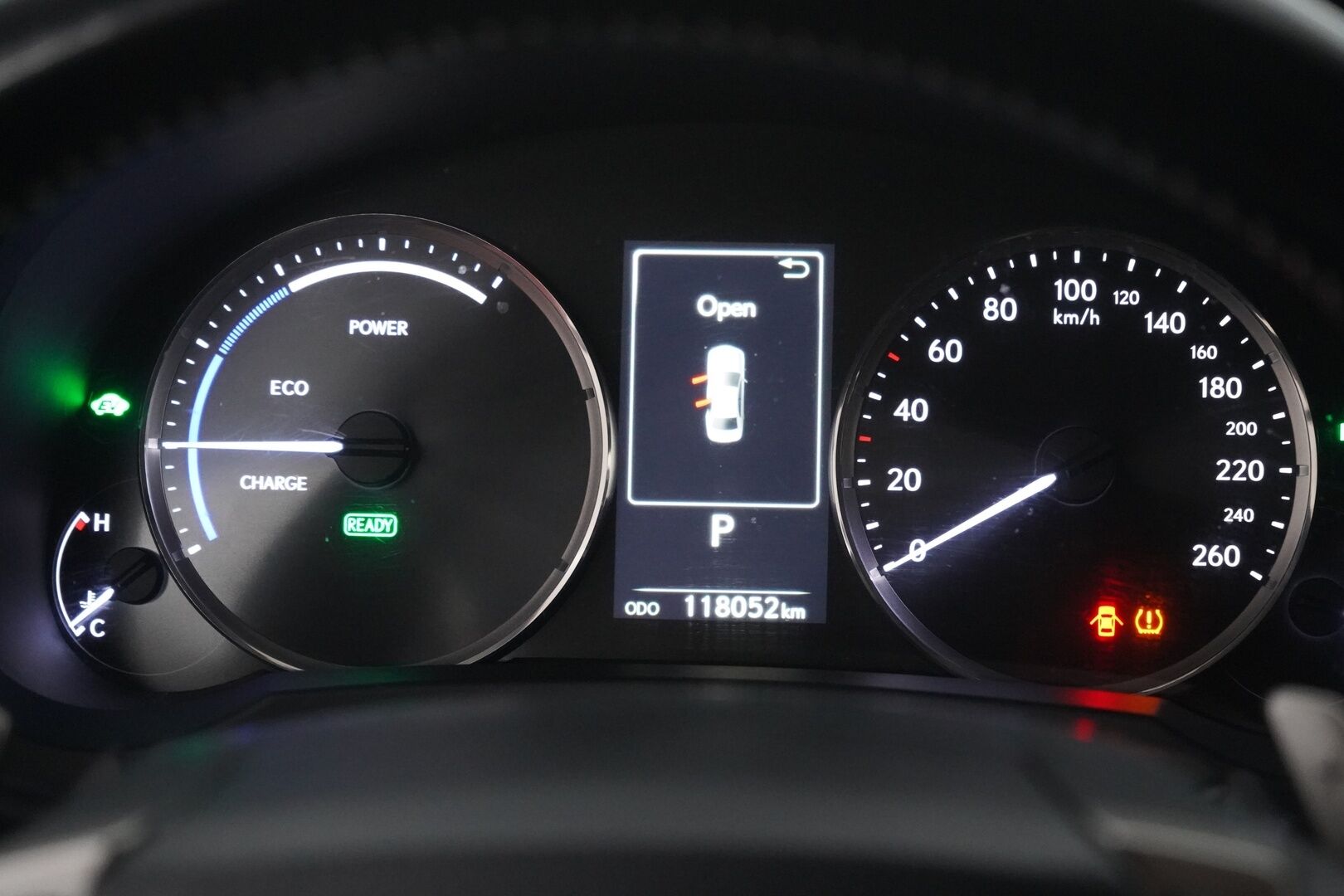 Lexus IS 2017 300h Hybrid A Comfort - Suomi-auto | Vakkari | Lohko | Keyless | Puolinahat | Tutka | Kahdet renkaat alumiinivanteilla | Juuri katsatettu | Särmä huoltohistoria |
