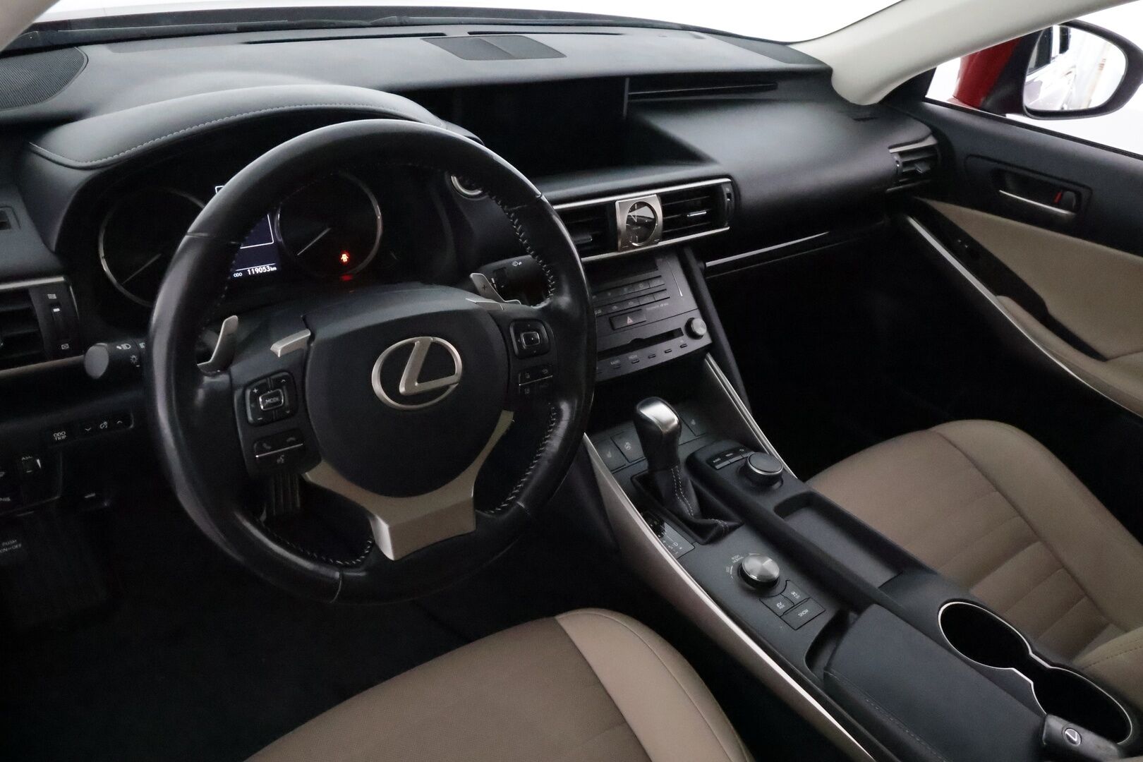 Lexus IS 2017 300h Hybrid A Executive *ACC / P.kamera / LED / Facelift / Puolinahat / Lohkolämmitin / KeylessGo* - Suomi-auto / Kahdet renkaat aluvanteilla / Merkkihuollettu / Juuri huollettu!