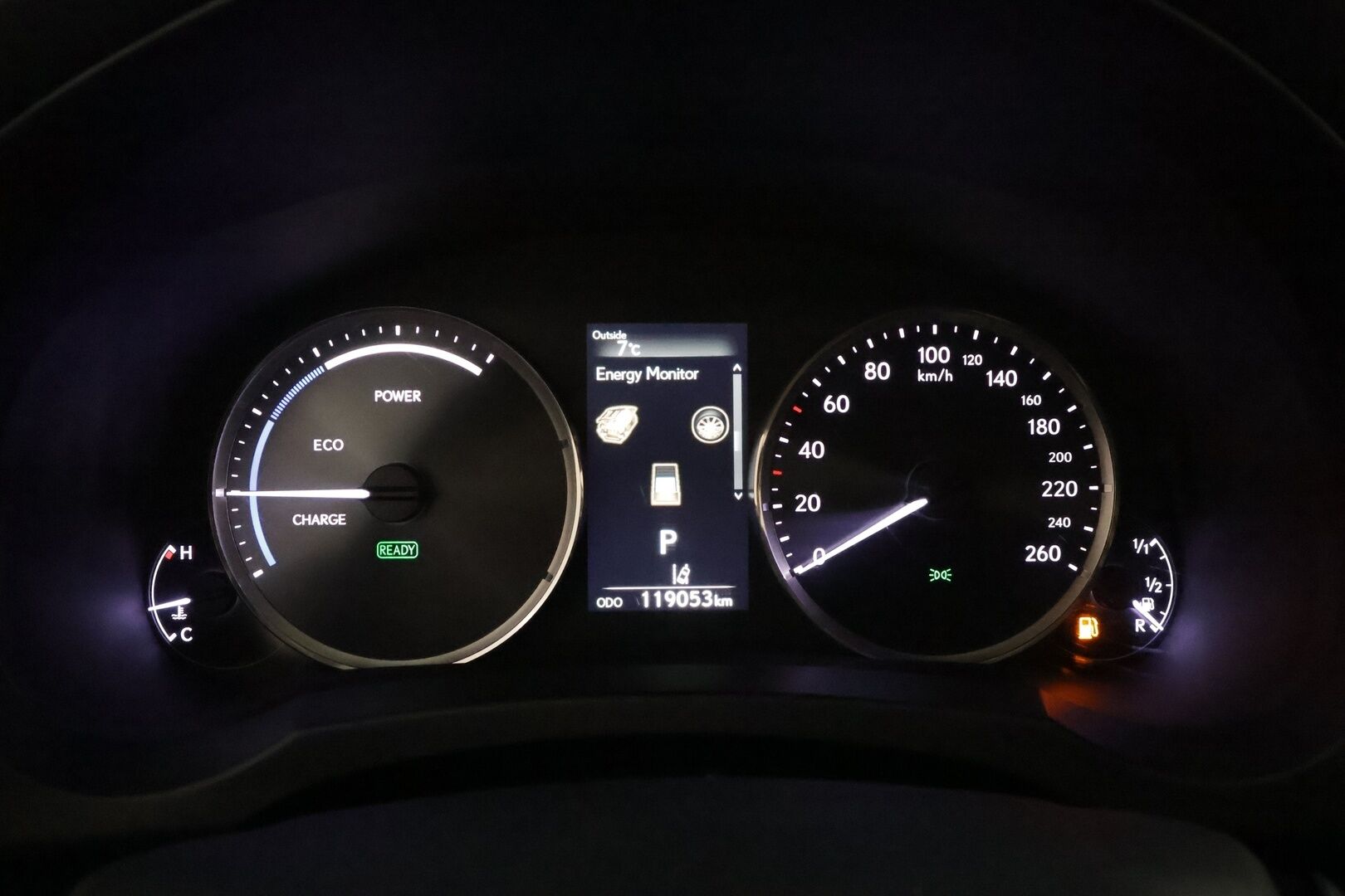 Lexus IS 2017 300h Hybrid A Executive *ACC / P.kamera / LED / Facelift / Puolinahat / Lohkolämmitin / KeylessGo* - Suomi-auto / Kahdet renkaat aluvanteilla / Merkkihuollettu / Juuri huollettu!
