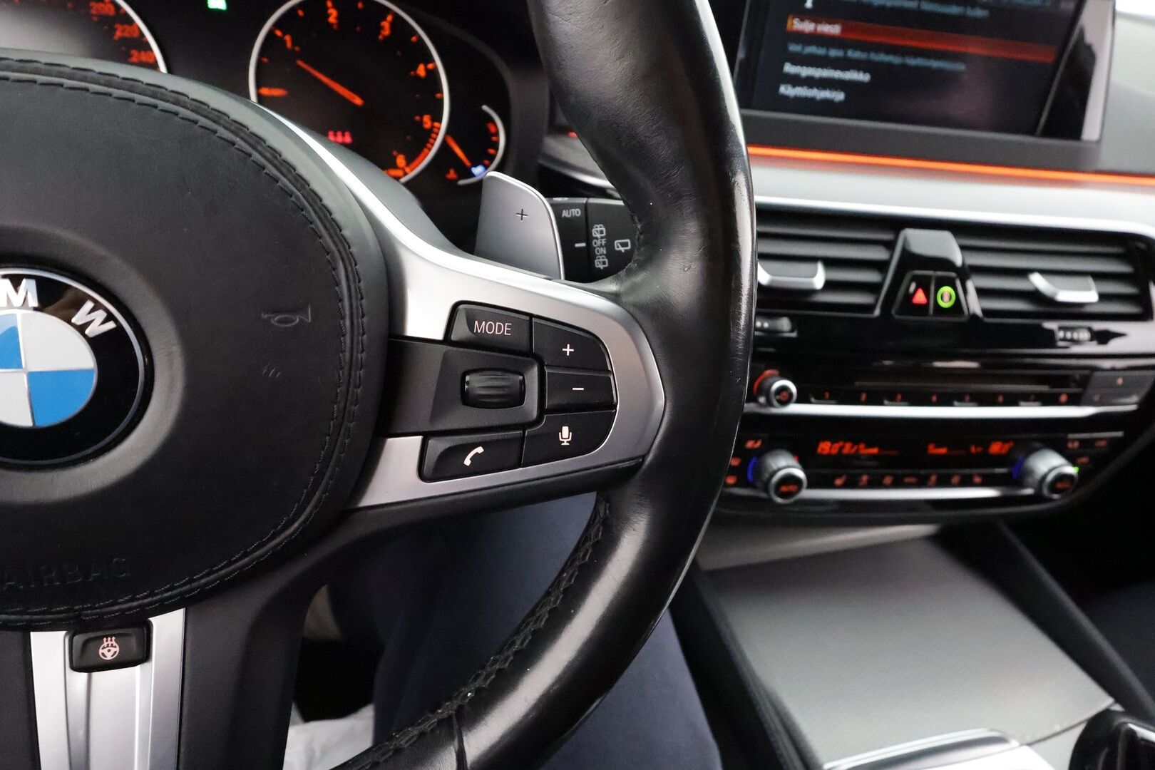 BMW 520 2019 G31 Touring 520d A xDrive Business M-Sport * HiFi / Lohkolämmitin / Adapt.LED / P.Kamera / Sportpenkit / Navi / Koukku * - *Suomi-auto / Kahdet renkaat / Merkkihuollettu!*