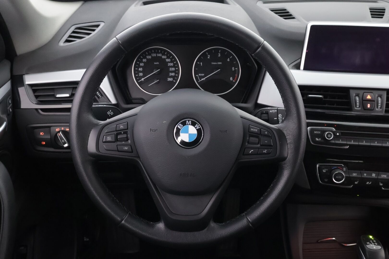 BMW X1 2018 F48 xDrive18d A Business Automatic Edition - 1OM Suomiauto | HUD | LED | Vakkari | Merkkihuollot | Peruutuskamera | Sporttipenkit | Vetokoukku | Juuri tullut Tampereelle!