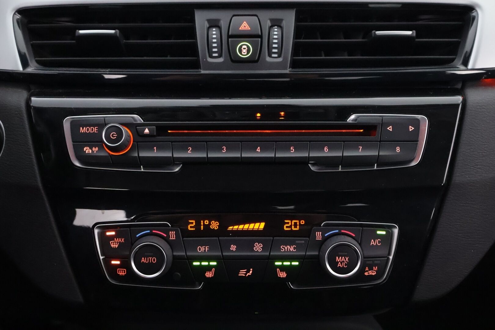 BMW X1 2018 F48 xDrive18d A Business Automatic Edition - 1OM Suomiauto | HUD | LED | Vakkari | Merkkihuollot | Peruutuskamera | Sporttipenkit | Vetokoukku | Juuri tullut Tampereelle!