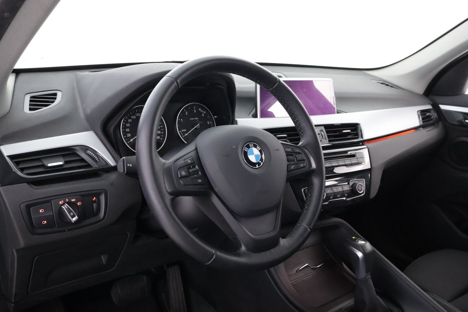 BMW X1 2018 F48 xDrive18d A Business Automatic Edition - 1OM Suomiauto | HUD | LED | Vakkari | Merkkihuollot | Peruutuskamera | Sporttipenkit | Vetokoukku | Juuri tullut Tampereelle!