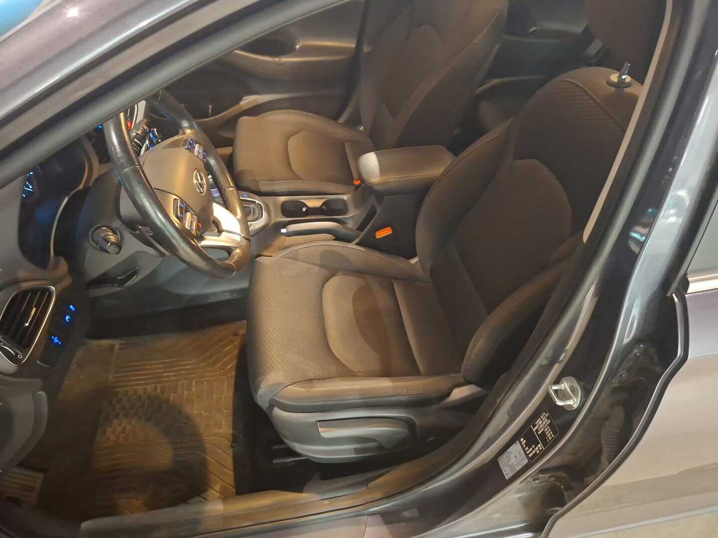 Hyundai i30 Wagon 2018 1,6 CRDi 100kW 7DCT Comfort **Lohko / Koukku / P.Kamera / Kaistanpitoavustin** - Taloudellinen! / Särmä huoltohistoria!