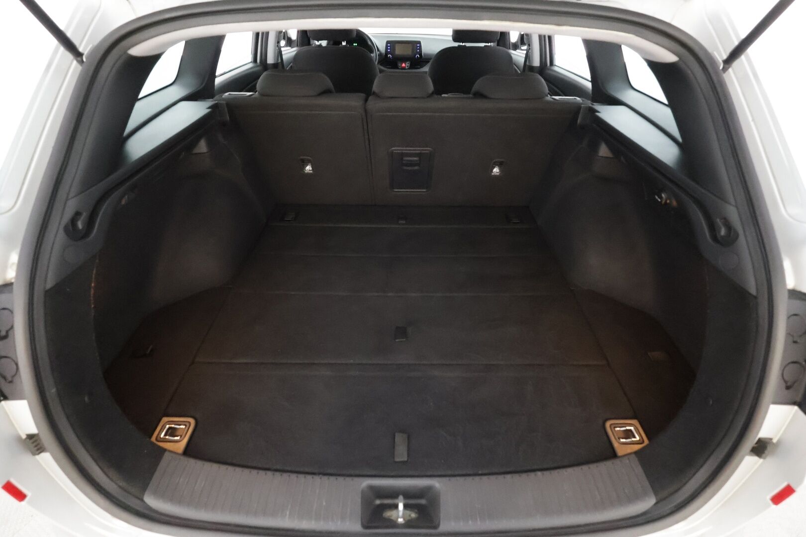 Hyundai i30 Wagon 2018 1,0 T-GDI Comfort Limited * 1.Om Suomi-auto / Vakkari / P.kamera / LED / Lohkolämmitin / Kaistavahti * - Kahdet renkaat aluvanteilla - HULLU BLACKWEEK KORKOTARJOUS 2,49%