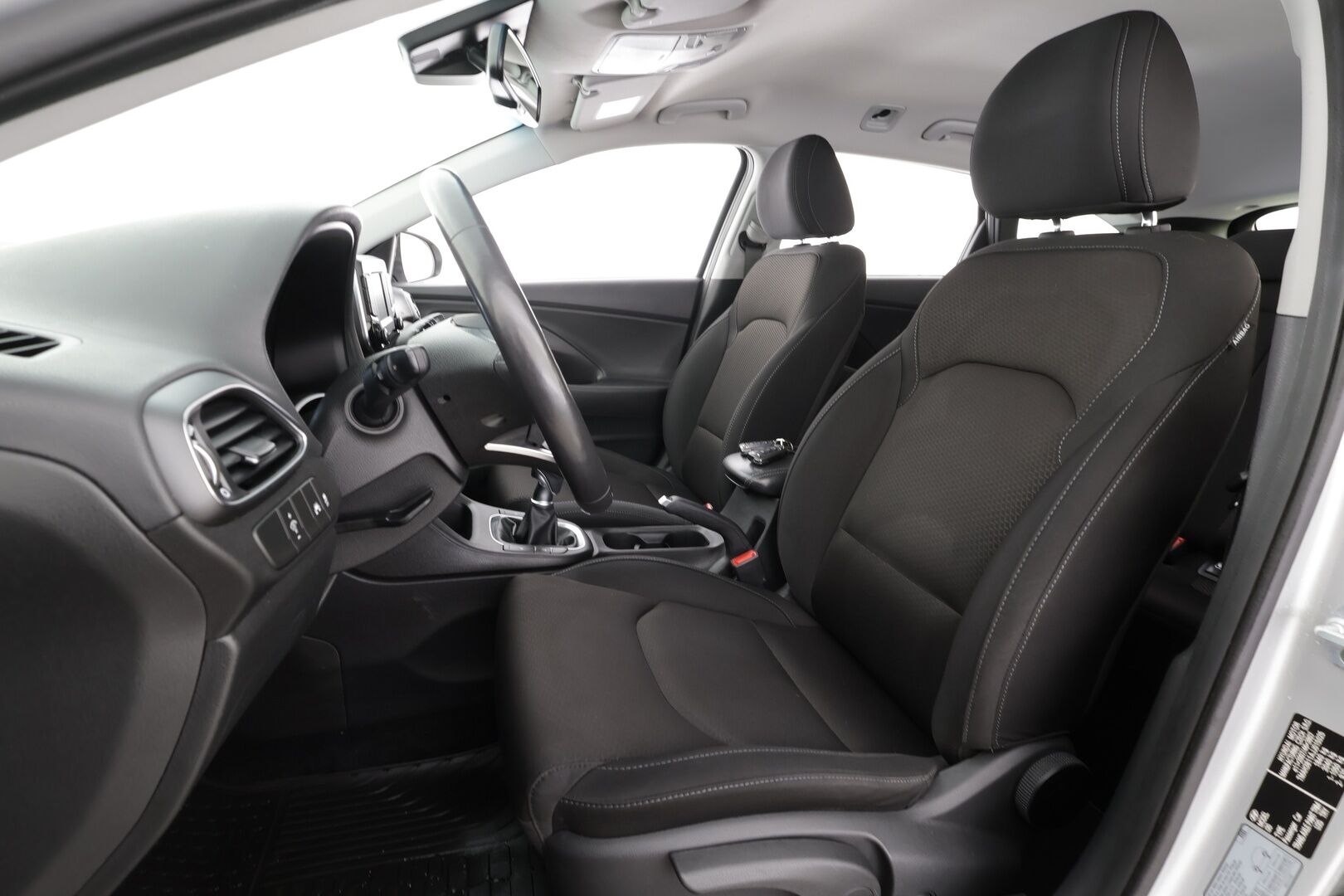 Hyundai i30 Wagon 2018 1,0 T-GDI Comfort Limited * 1.Om Suomi-auto / Vakkari / P.kamera / LED / Lohkolämmitin / Kaistavahti * - Kahdet renkaat aluvanteilla - HULLU BLACKWEEK KORKOTARJOUS 2,49%