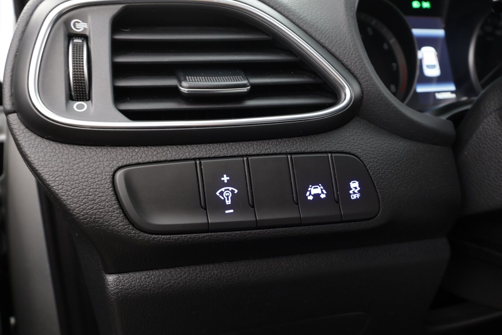 Hyundai i30 Wagon 2018 1,0 T-GDI Comfort Limited * 1.Om Suomi-auto / Vakkari / P.kamera / LED / Lohkolämmitin / Kaistavahti * - Kahdet renkaat aluvanteilla - HULLU BLACKWEEK KORKOTARJOUS 2,49%