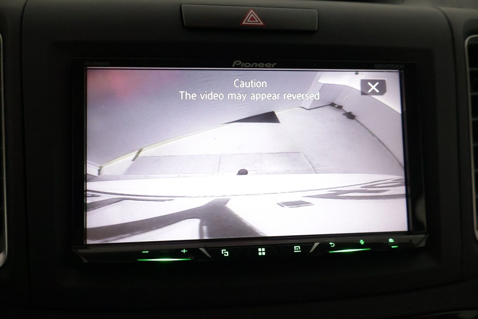 Honda CR-V 2017 2,0 Comfort Plus AT * Suomiauto / P-Kamera / Vetokoukku / Lohkolämmitin+sisäpistoke * - Kahdet hyvät renkaat / Vakkari / Aut. Ilmastointi