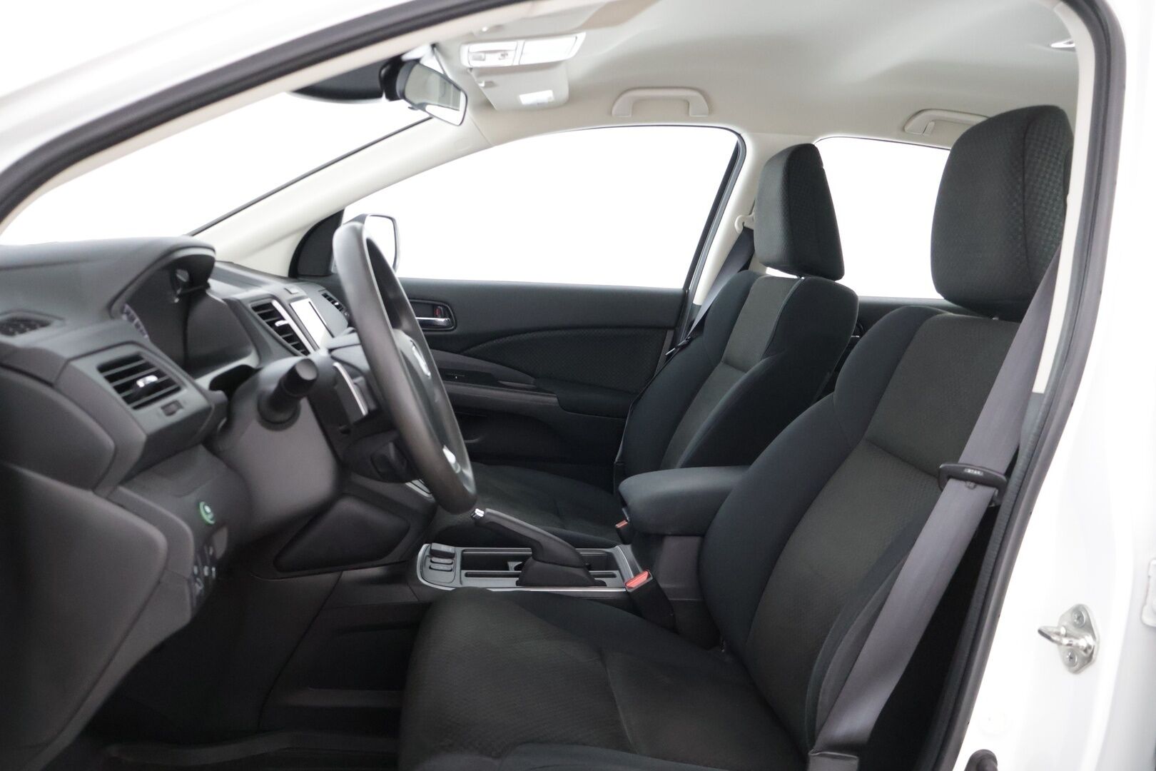 Honda CR-V 2017 2,0 Comfort Plus AT * Suomiauto / P-Kamera / Vetokoukku / Lohkolämmitin+sisäpistoke * - Kahdet hyvät renkaat / Vakkari / Aut. Ilmastointi