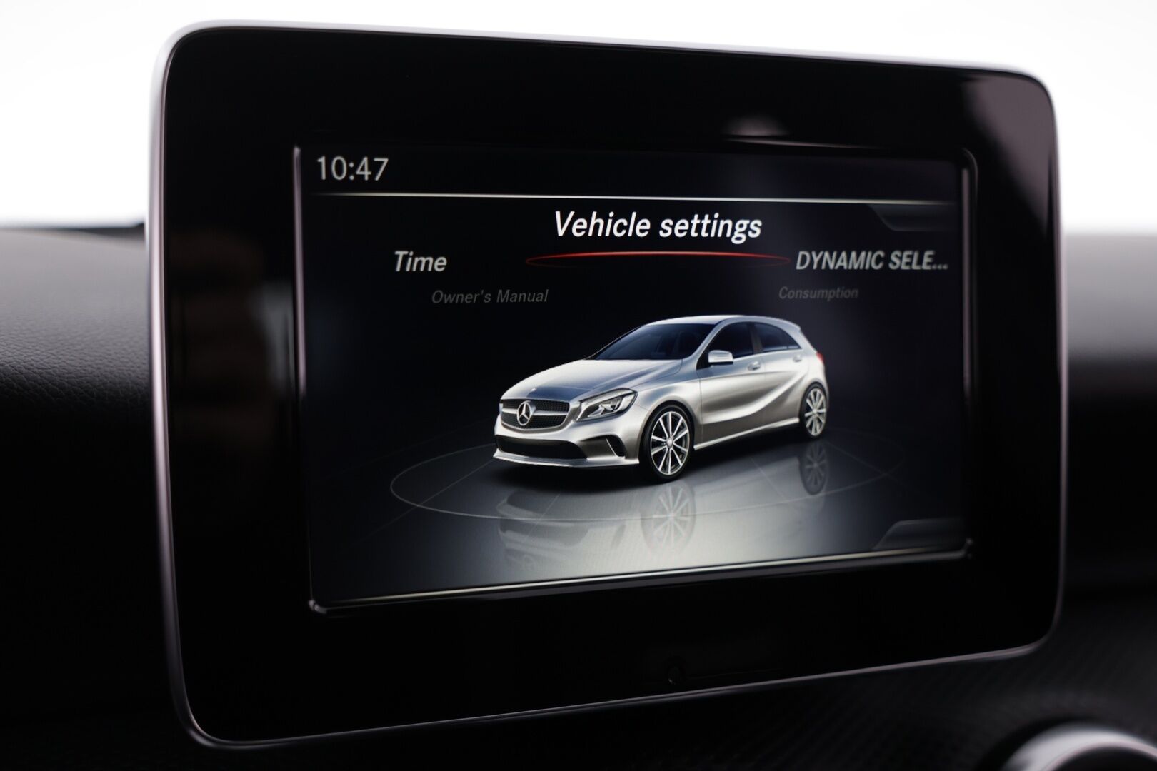 Mercedes-Benz A 2017 180 d A Premium Business * Kahdet renkaat*/ *P-Kamera* / *Juuri Huollettu* - Edullinen premium peli järkevillä kilsoilla!