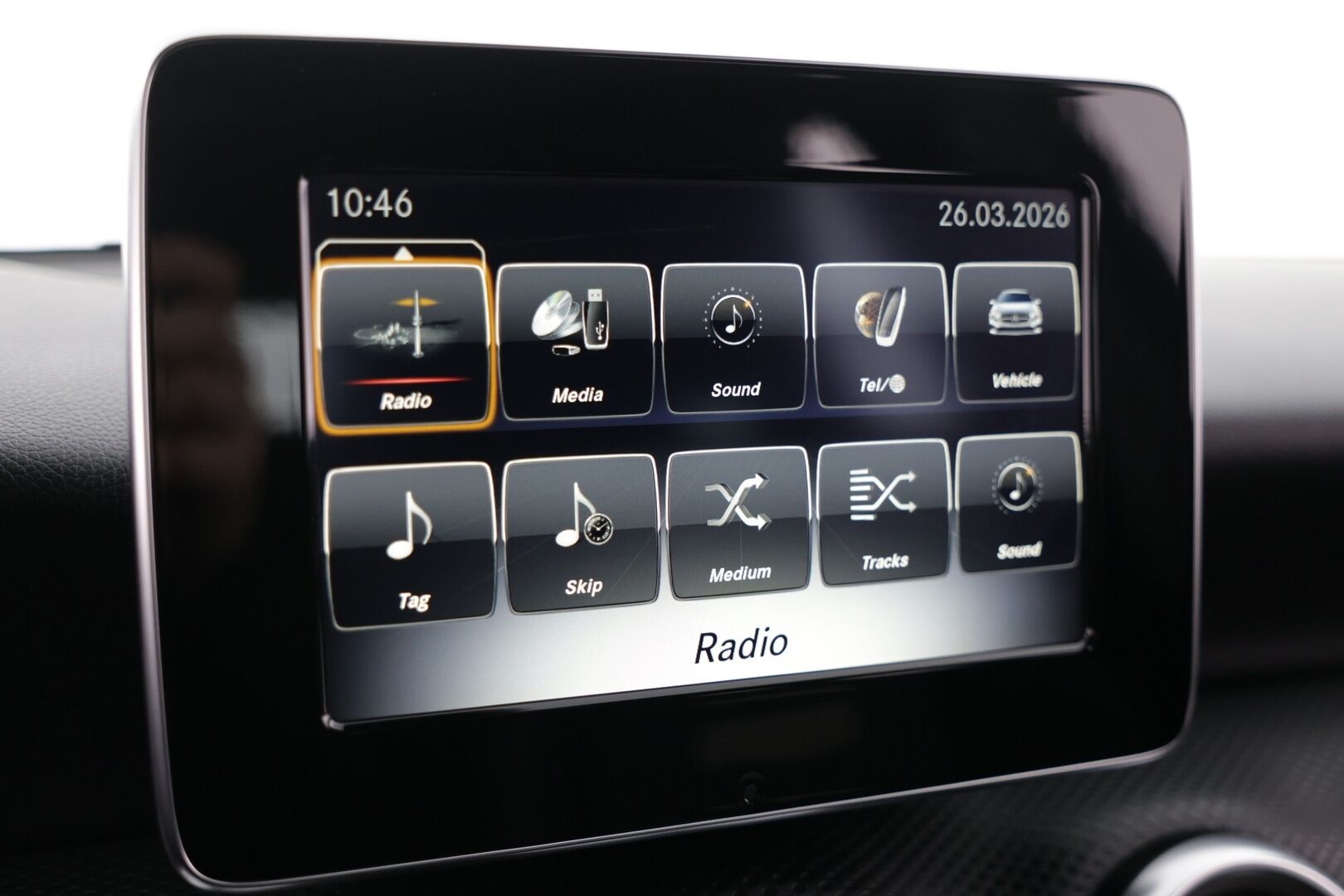 Mercedes-Benz A 2017 180 d A Premium Business * Kahdet renkaat*/ *P-Kamera* / *Juuri Huollettu* - Edullinen premium peli järkevillä kilsoilla!