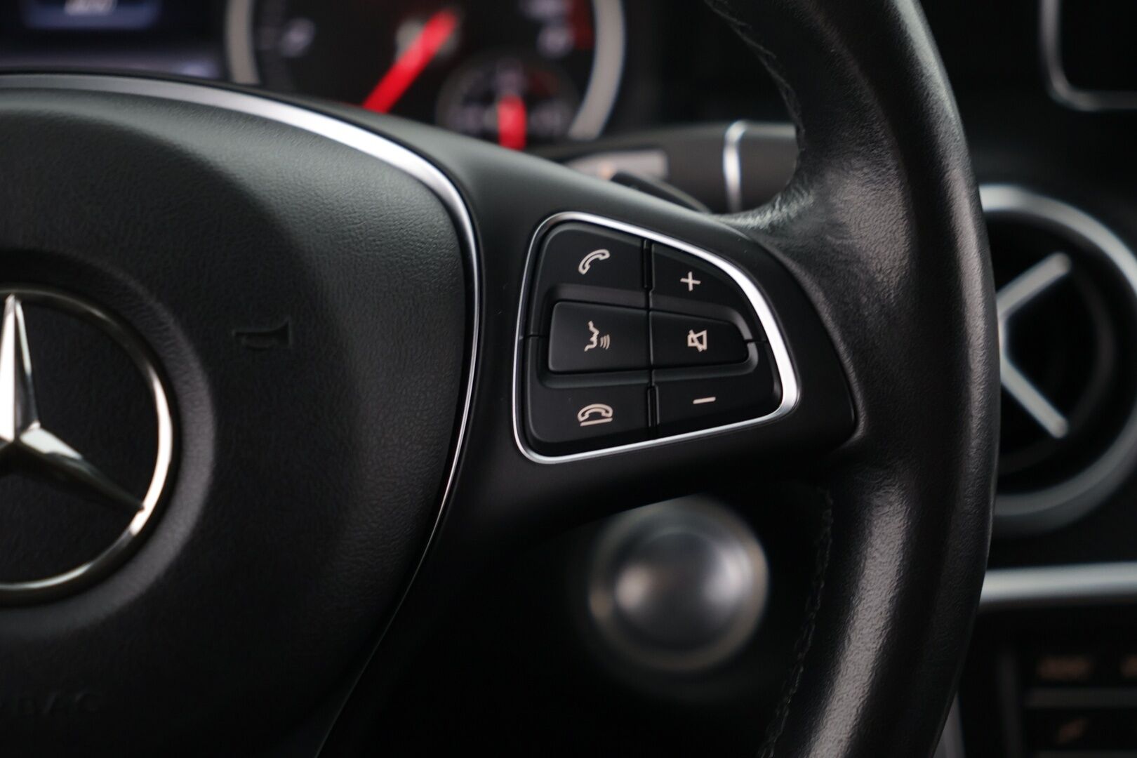 Mercedes-Benz A 2017 180 d A Premium Business * Kahdet renkaat*/ *P-Kamera* / *Juuri Huollettu* - Edullinen premium peli järkevillä kilsoilla!