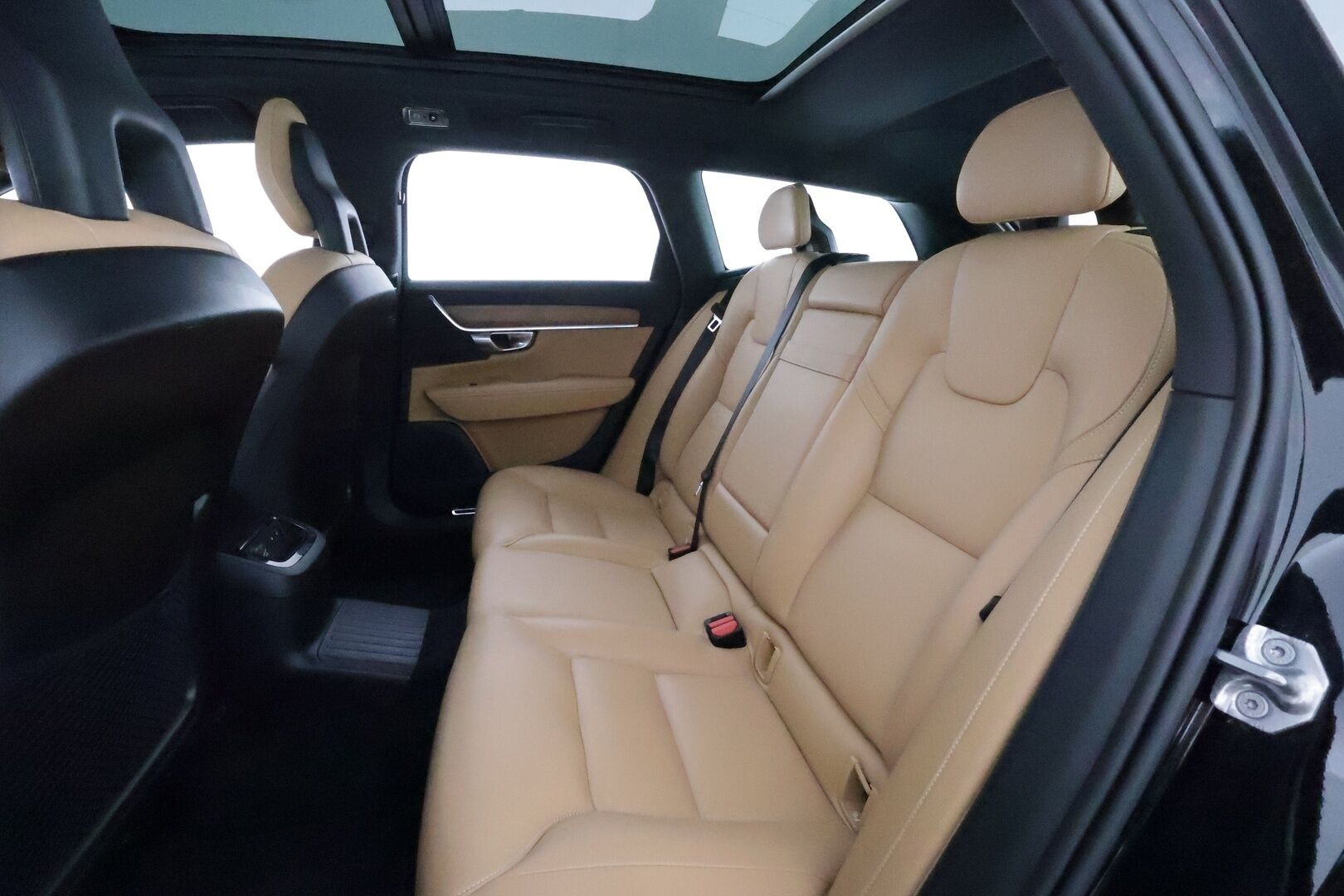 Volvo V90 2018 T8 AWD Inscription aut **Pa-lämmitin / Panorama / Adapt.vakkari / Muistipenkki / 360 Kamera / Koukku / Keyless / Full LED** - Suomi-auto