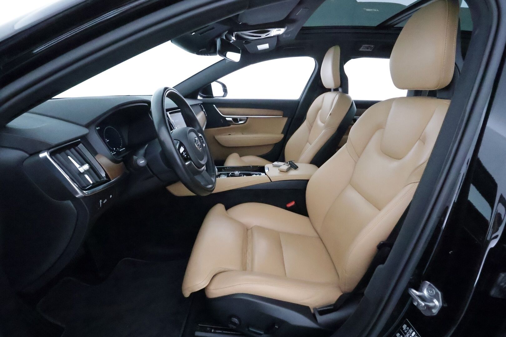 Volvo V90 2018 T8 AWD Inscription aut - Suomiauto / Webasto / Adapt.Vakkari / Panorama / 360-Kamera / Vetokoukku / Nahkasisusta / Full LED / Huippuvarusteet!