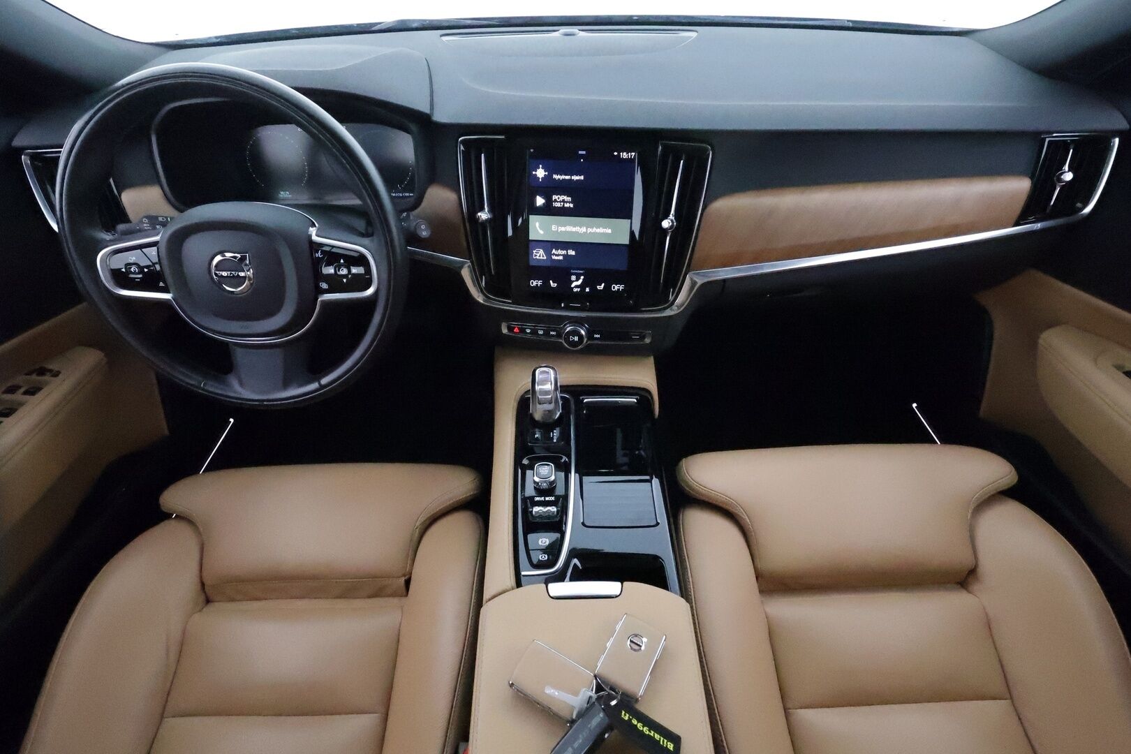 Volvo V90 2018 T8 AWD Inscription aut **Pa-lämmitin / Panorama / Adapt.vakkari / Muistipenkki / 360 Kamera / Koukku / Keyless / Full LED** - Suomi-auto