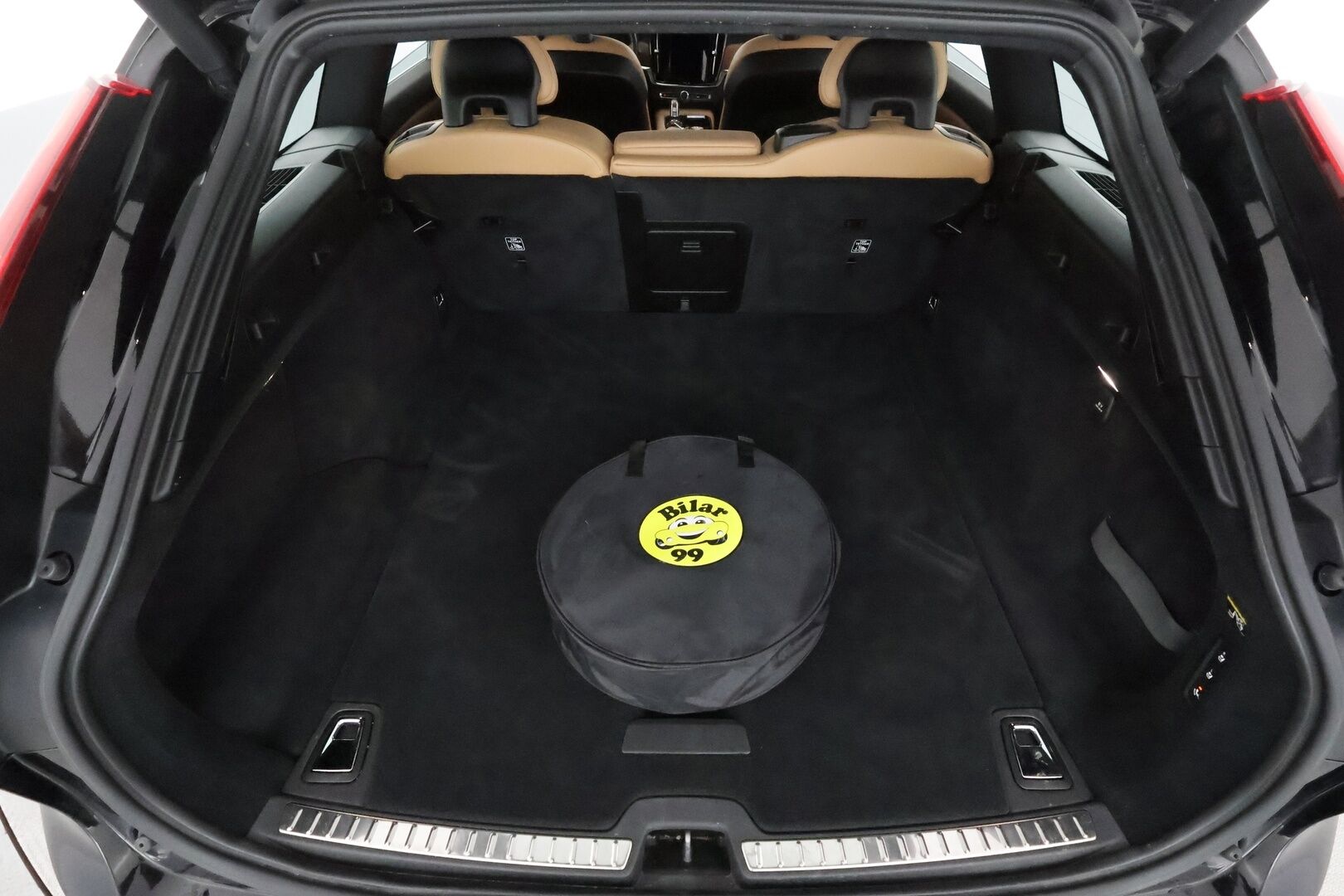 Volvo V90 2018 T8 AWD Inscription aut **Pa-lämmitin / Panorama / Adapt.vakkari / Muistipenkki / 360 Kamera / Koukku / Keyless / Full LED** - Suomi-auto