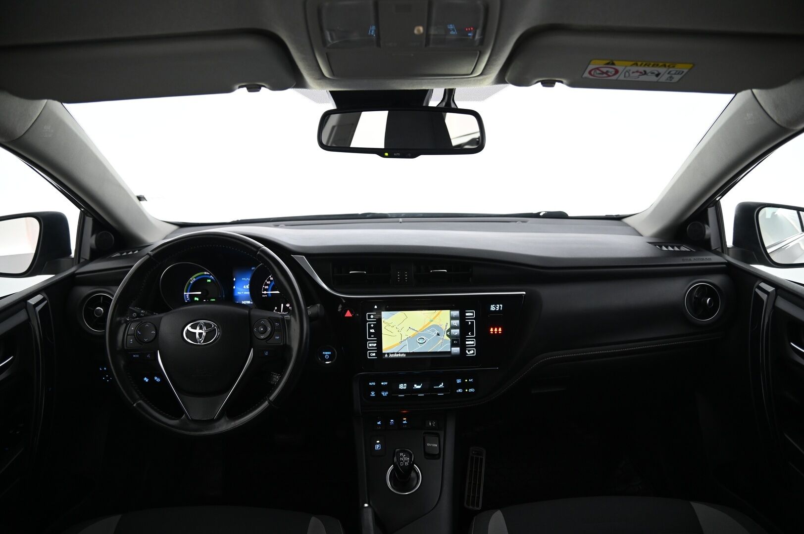 Toyota Auris 2018 Touring Sports 1,8 Hybrid Active * Navi / Vakkari / Lohko / Lane assist / Toyota Online* - 2x renkaat vanteilla / siisti / Taloudellinen / BT * 