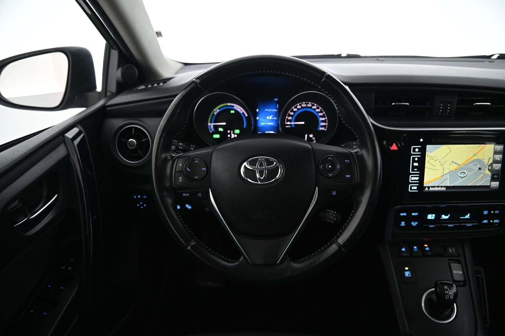 Toyota Auris 2018 Touring Sports 1,8 Hybrid Active * Navi / Vakkari / Lohko / Lane assist / Toyota Online* - 2x renkaat vanteilla / siisti / Taloudellinen / BT * 