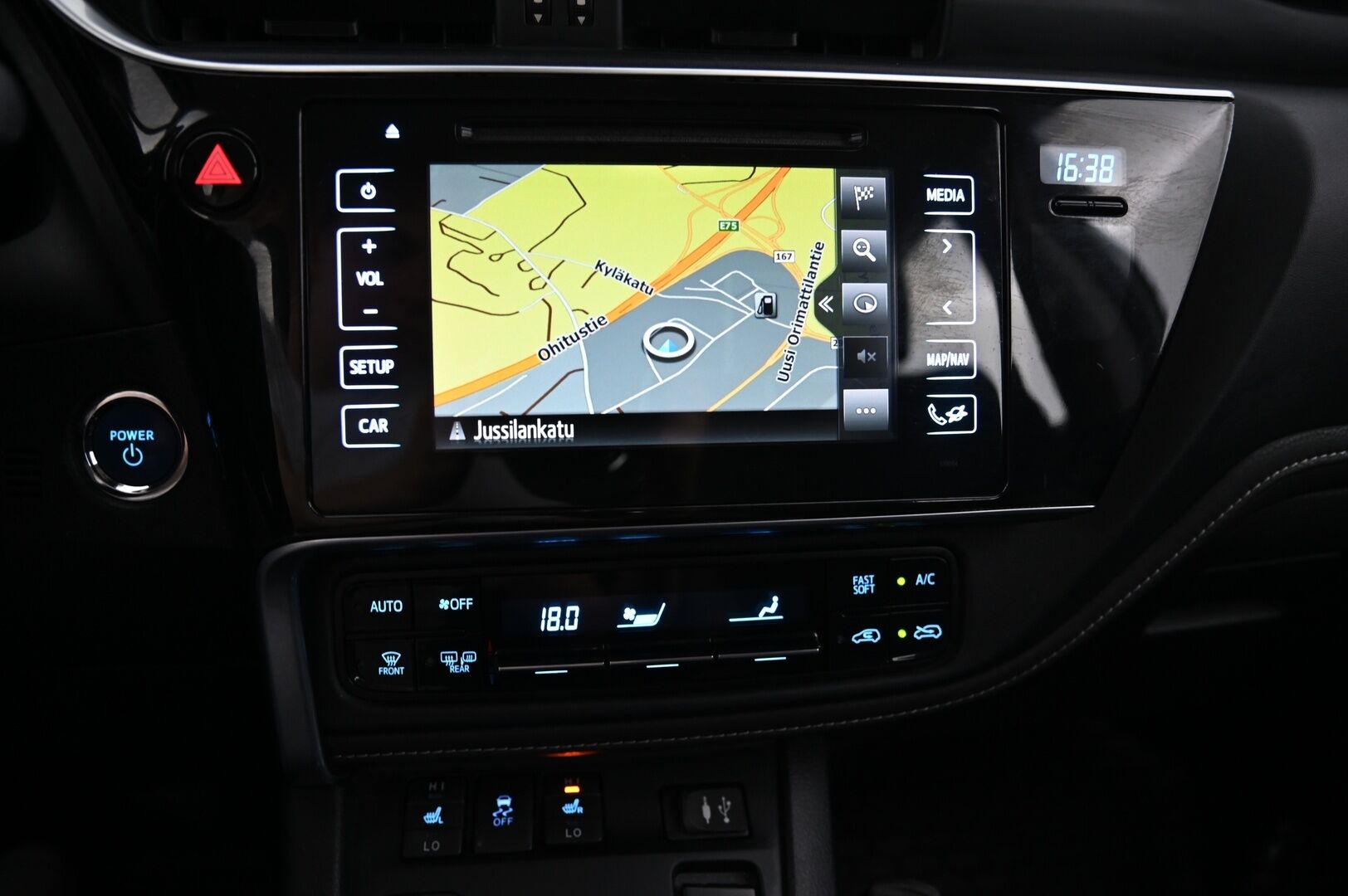 Toyota Auris 2018 Touring Sports 1,8 Hybrid Active * Navi / Vakkari / Lohko / Lane assist / Toyota Online* - 2x renkaat vanteilla / siisti / Taloudellinen / BT * 