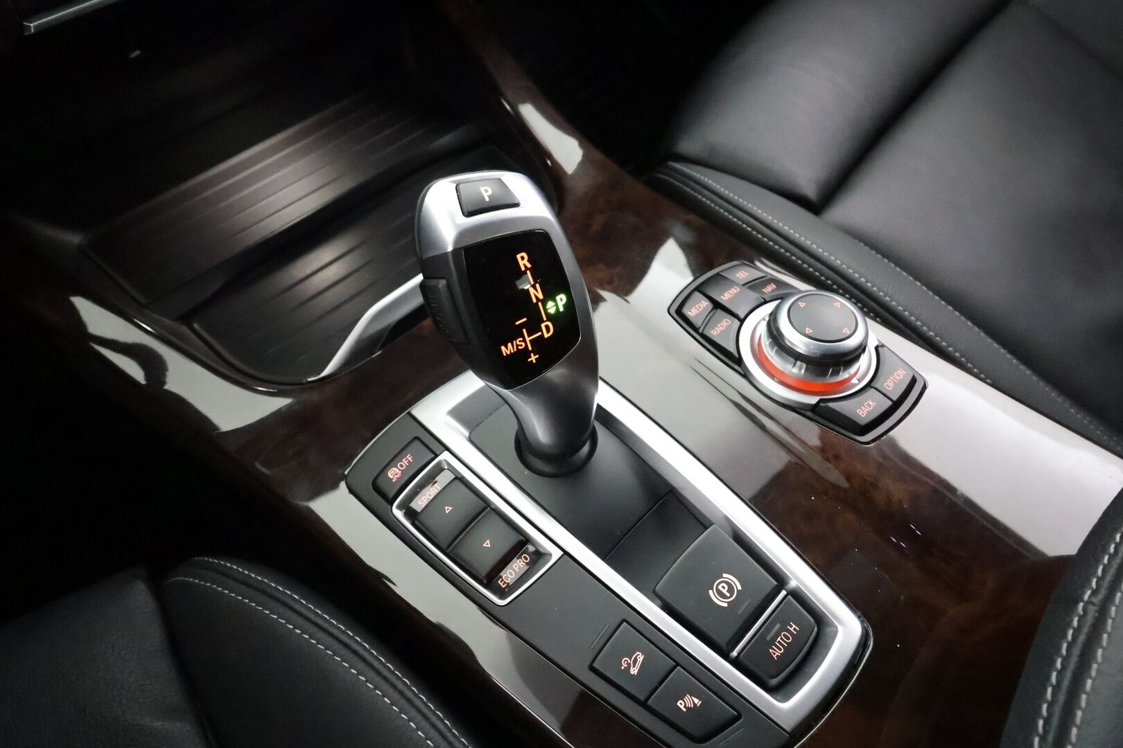 BMW X4 2018 F26 xDrive20d A Business Pro xLine * Webasto / Koukku / Adapt.Xenon / HiFi / Sportnahat / P.Tutkat / Navi * - Comfort Access / Facelift / Suomi-auto / Kahdet renkaat aluvanteilla / Merkkihuollot