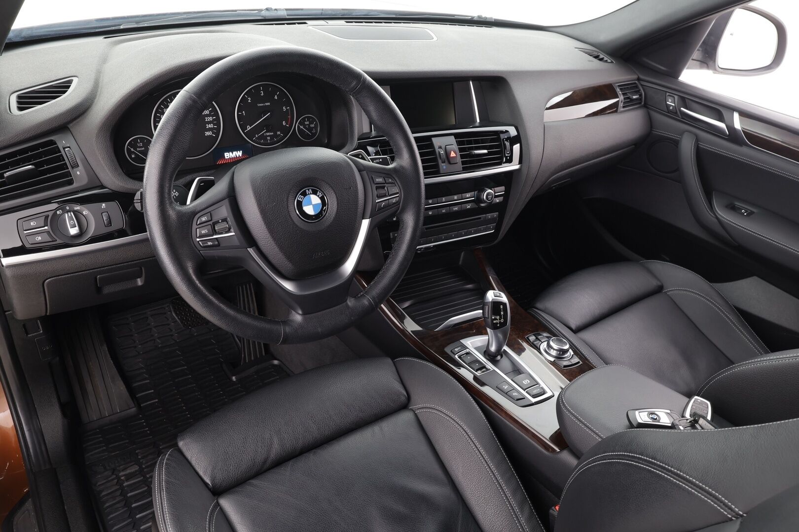 BMW X4 2018 F26 xDrive20d A Business Pro xLine * Webasto / Koukku / Adapt.Xenon / HiFi / Sportnahat / P.Tutkat / Navi * - Comfort Access / Facelift / Suomi-auto / Kahdet renkaat aluvanteilla / Merkkihuollot