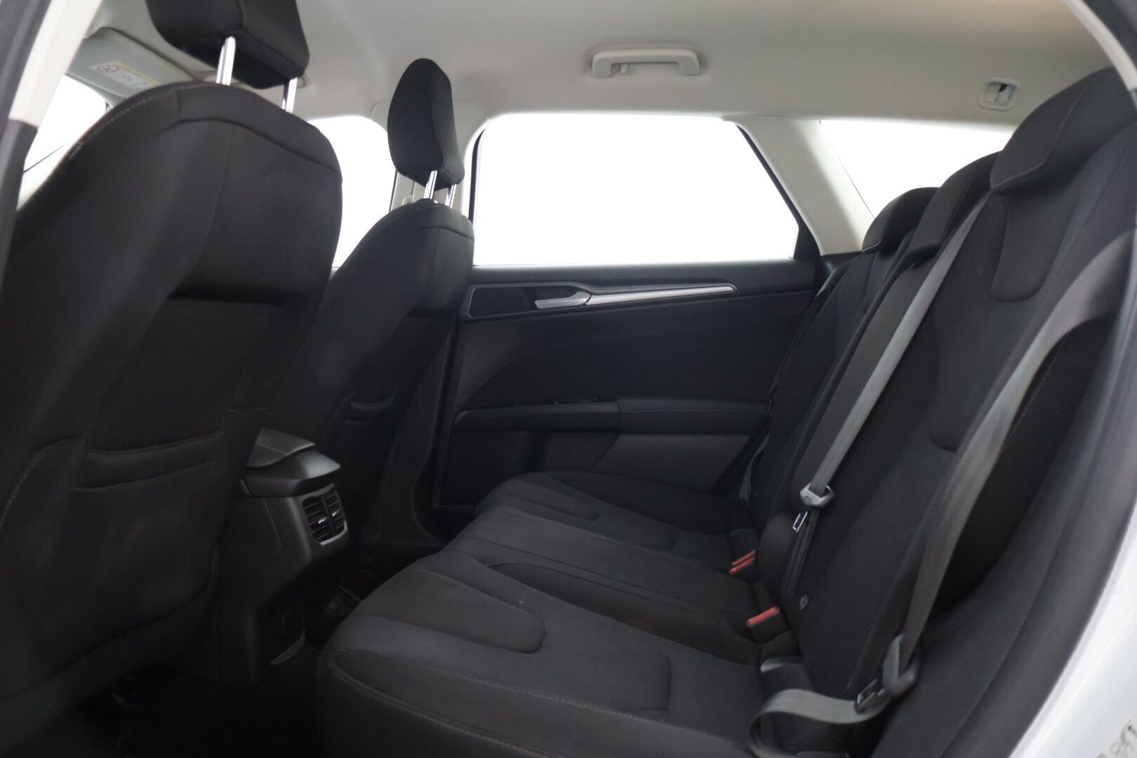 Ford Mondeo 2018 1,5 TDCi 120hv ECOnetic M6 Trend Wagon * Webasto / Vakionopeudensäädin / Lämmitettävä tuulilasi / P-Tutkat * - Suomi-auto / Apple &  Android 